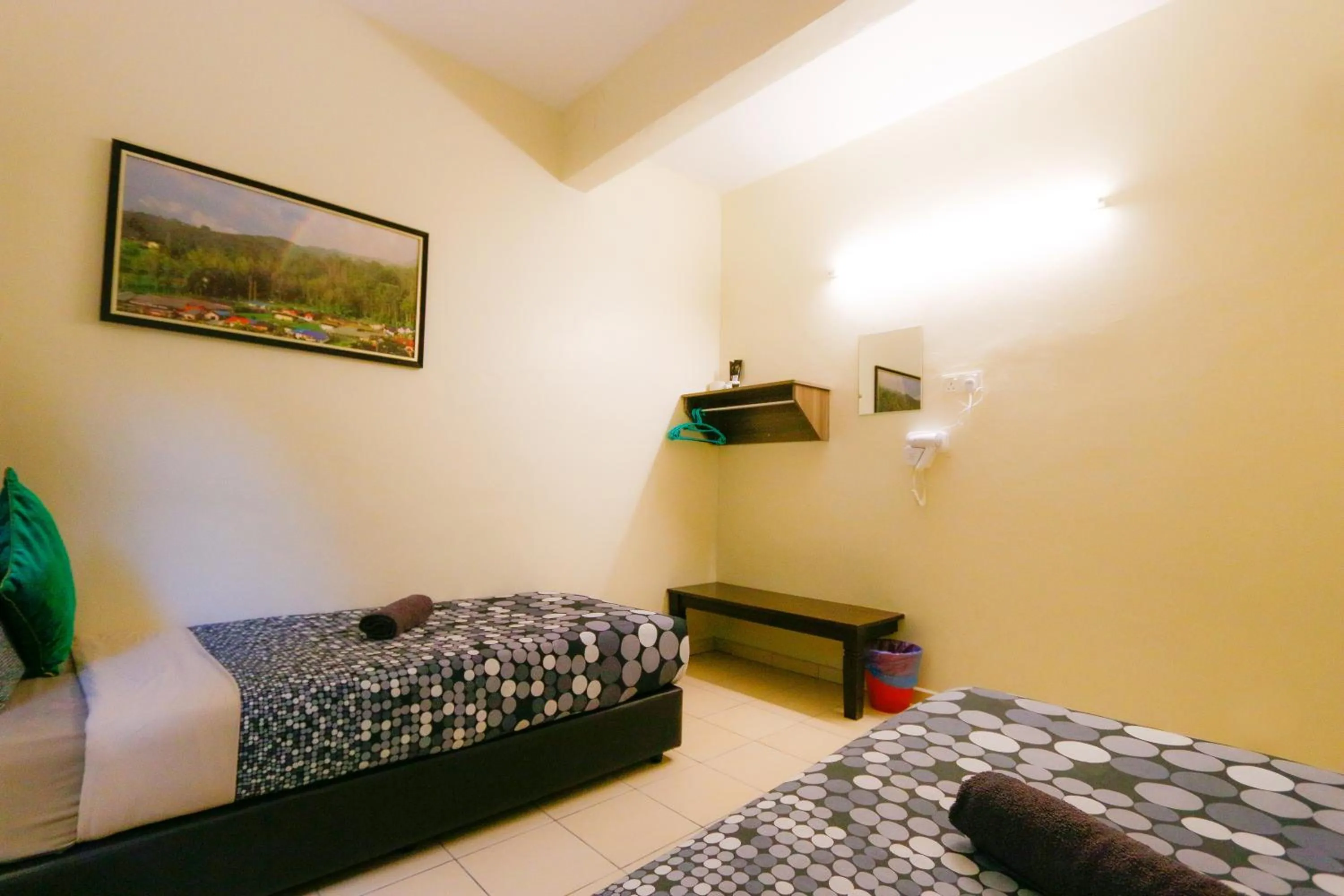 Photo of the whole room, Bed in Golden Lodge