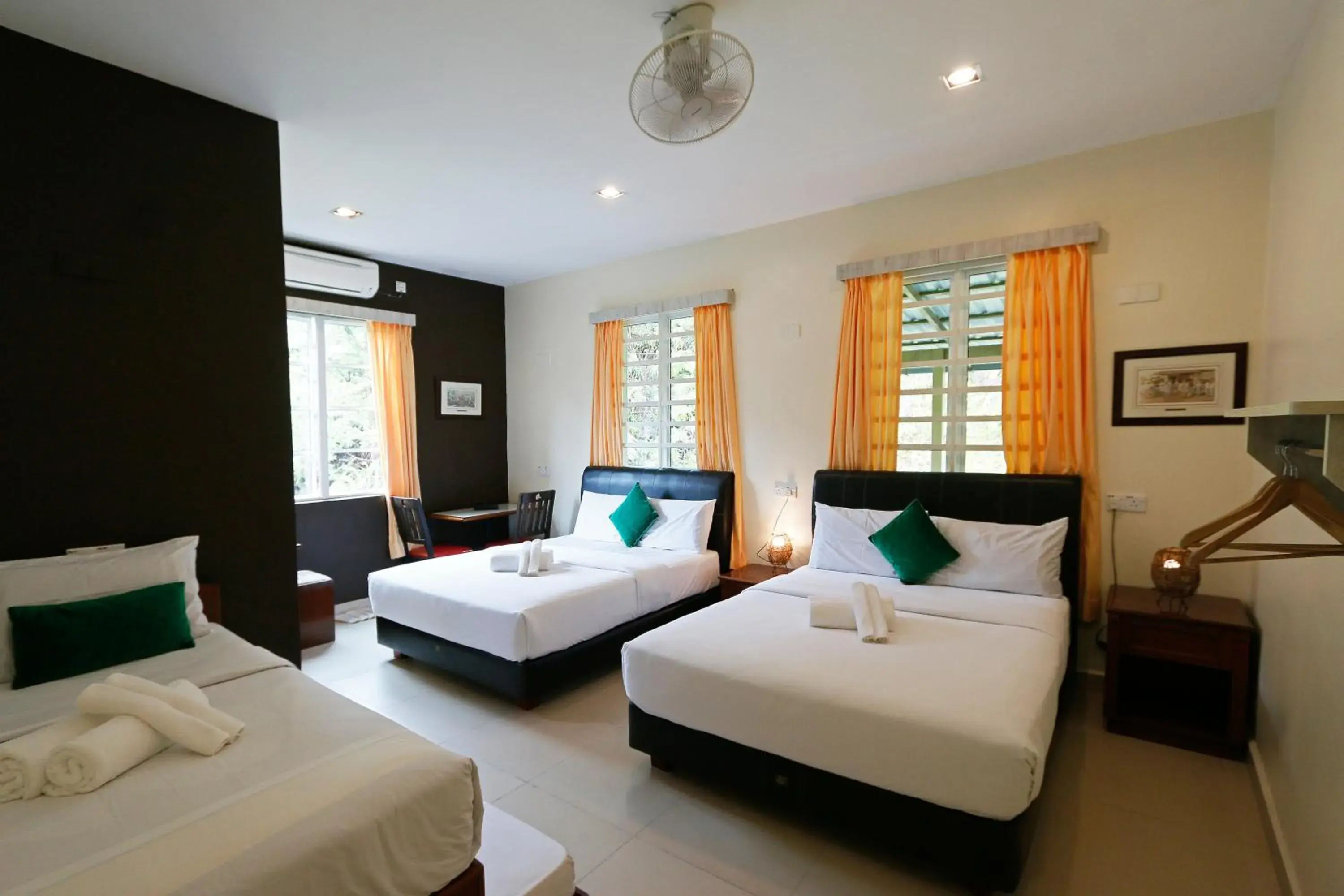 Bedroom, Bed in Golden Lodge Bedroom, Bed in Golden Lodge