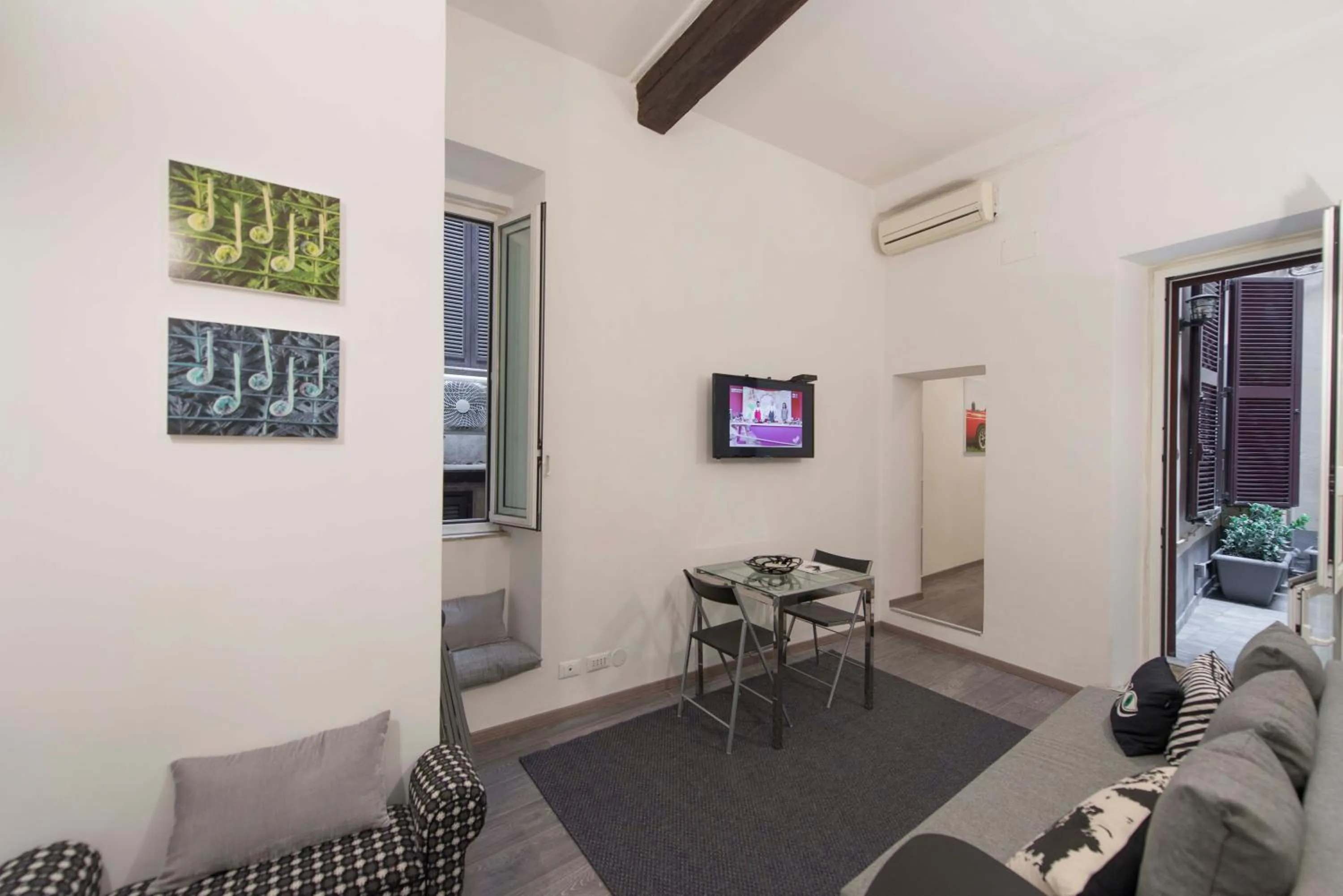 Living room in EasyInRome Navona