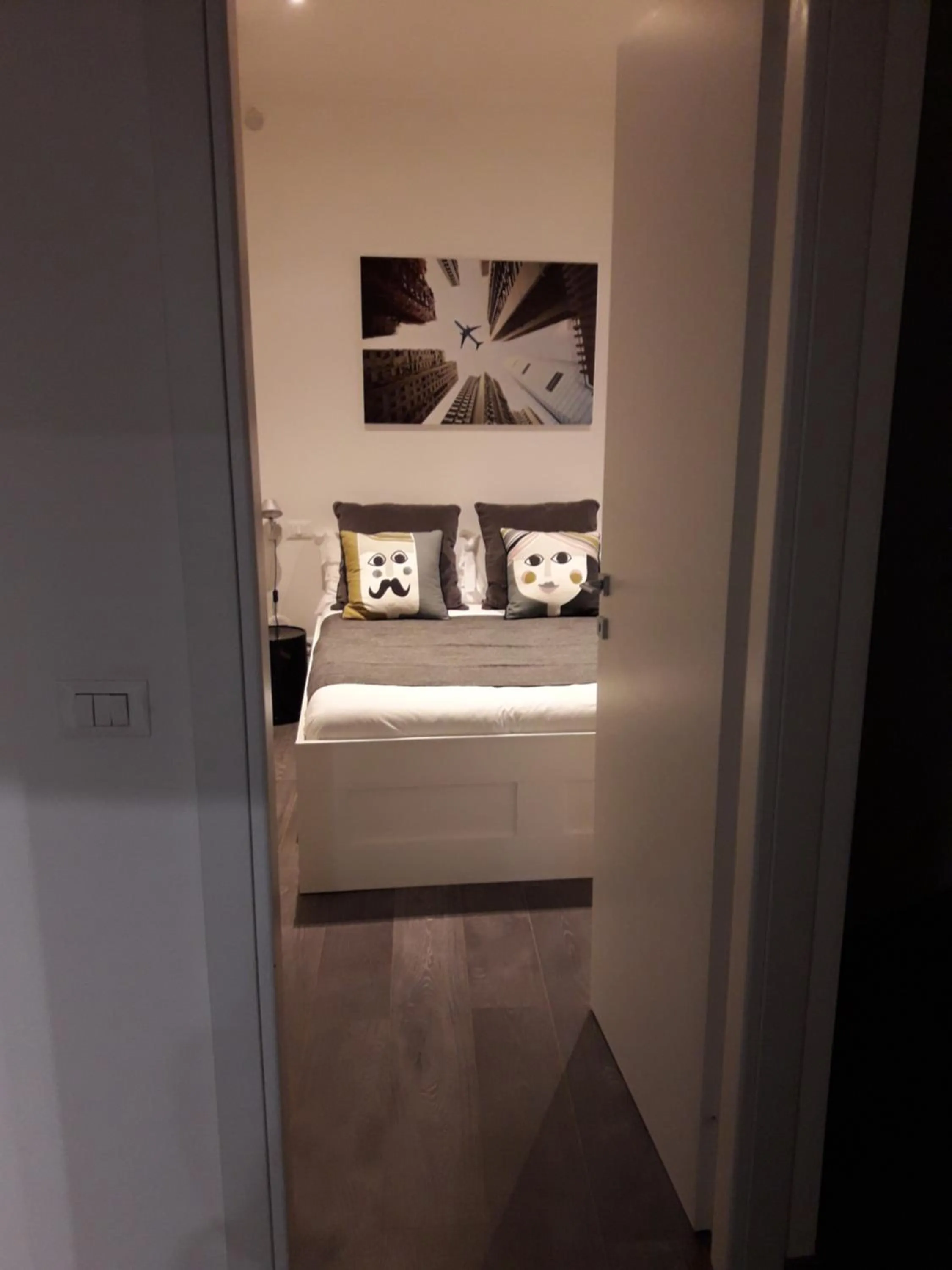 Photo of the whole room, Bed in EasyInRome Navona