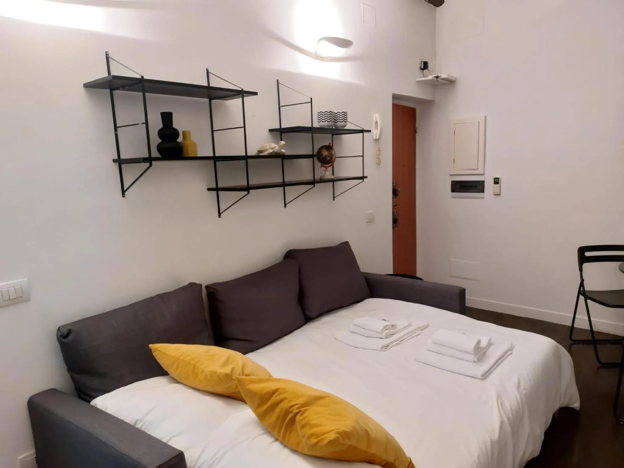 Bed in EasyInRome Navona