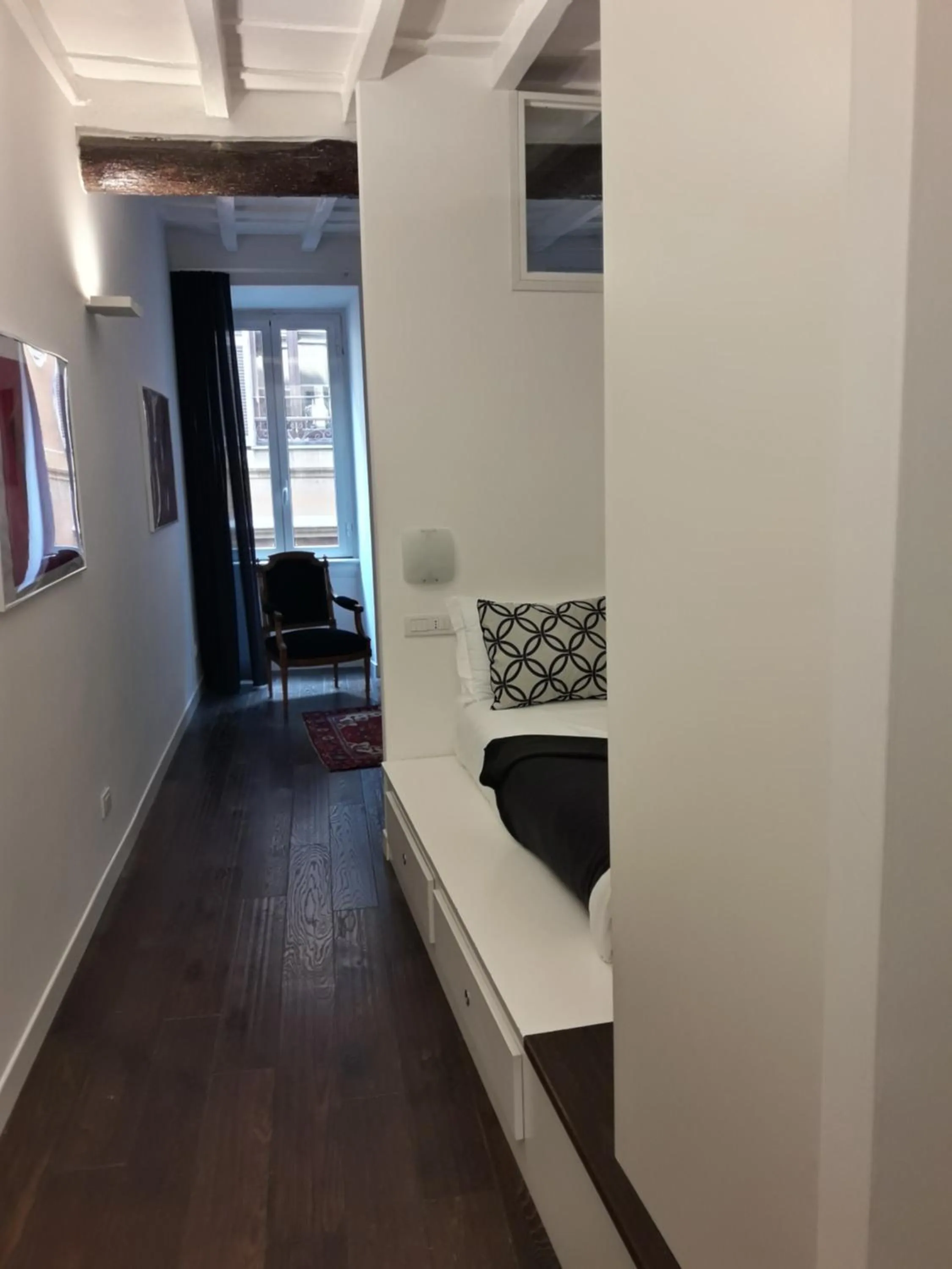 Photo of the whole room, Bed in EasyInRome Navona