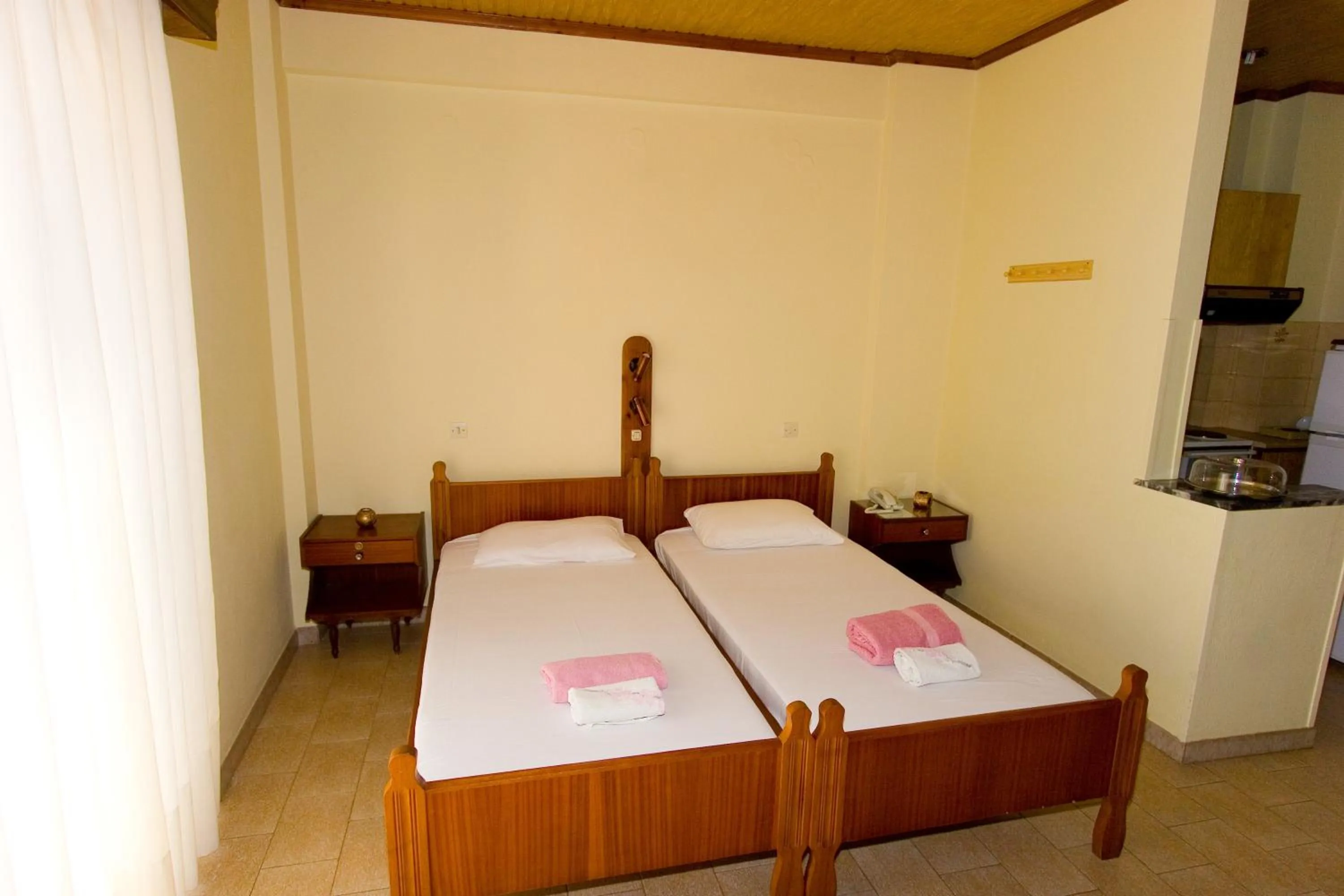 Bedroom, Bed in Miami Studios