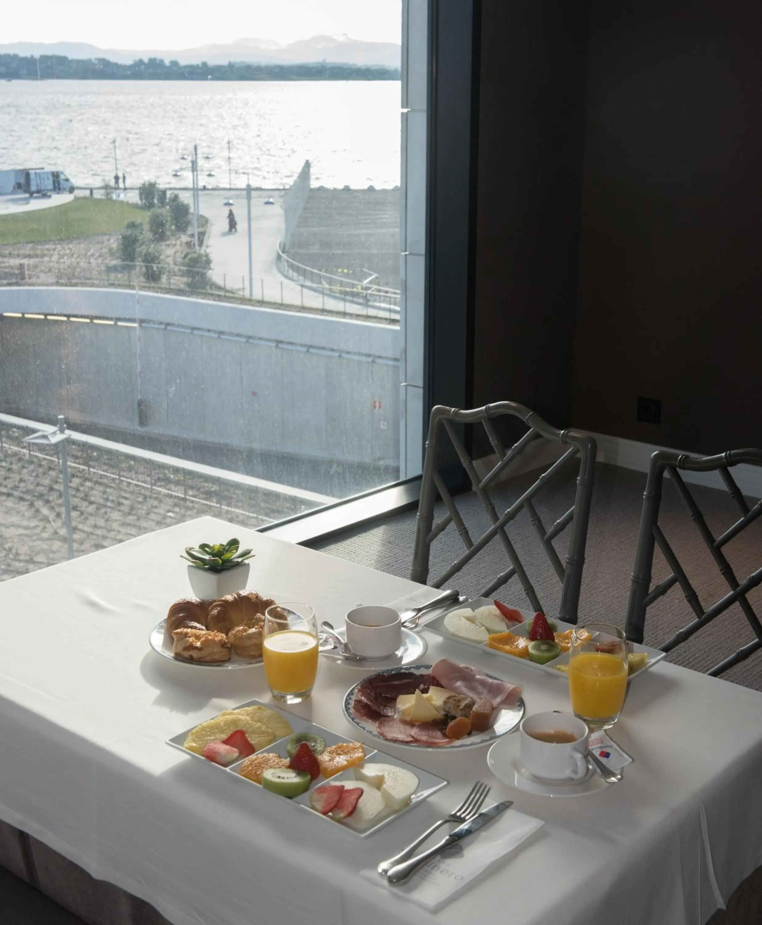 Restaurant/places to eat in Hotel Bahía