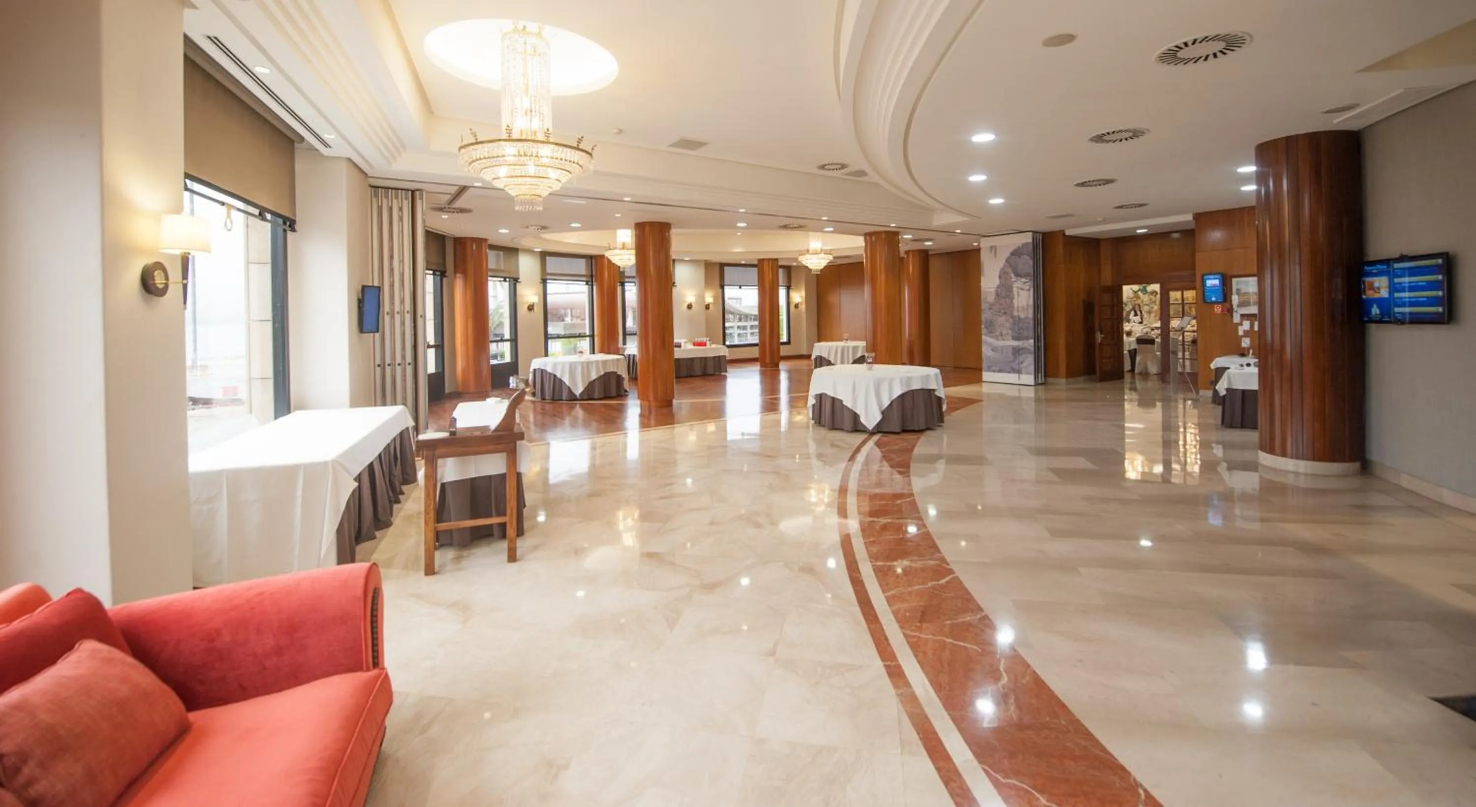 Lobby or reception in Hotel Bahía