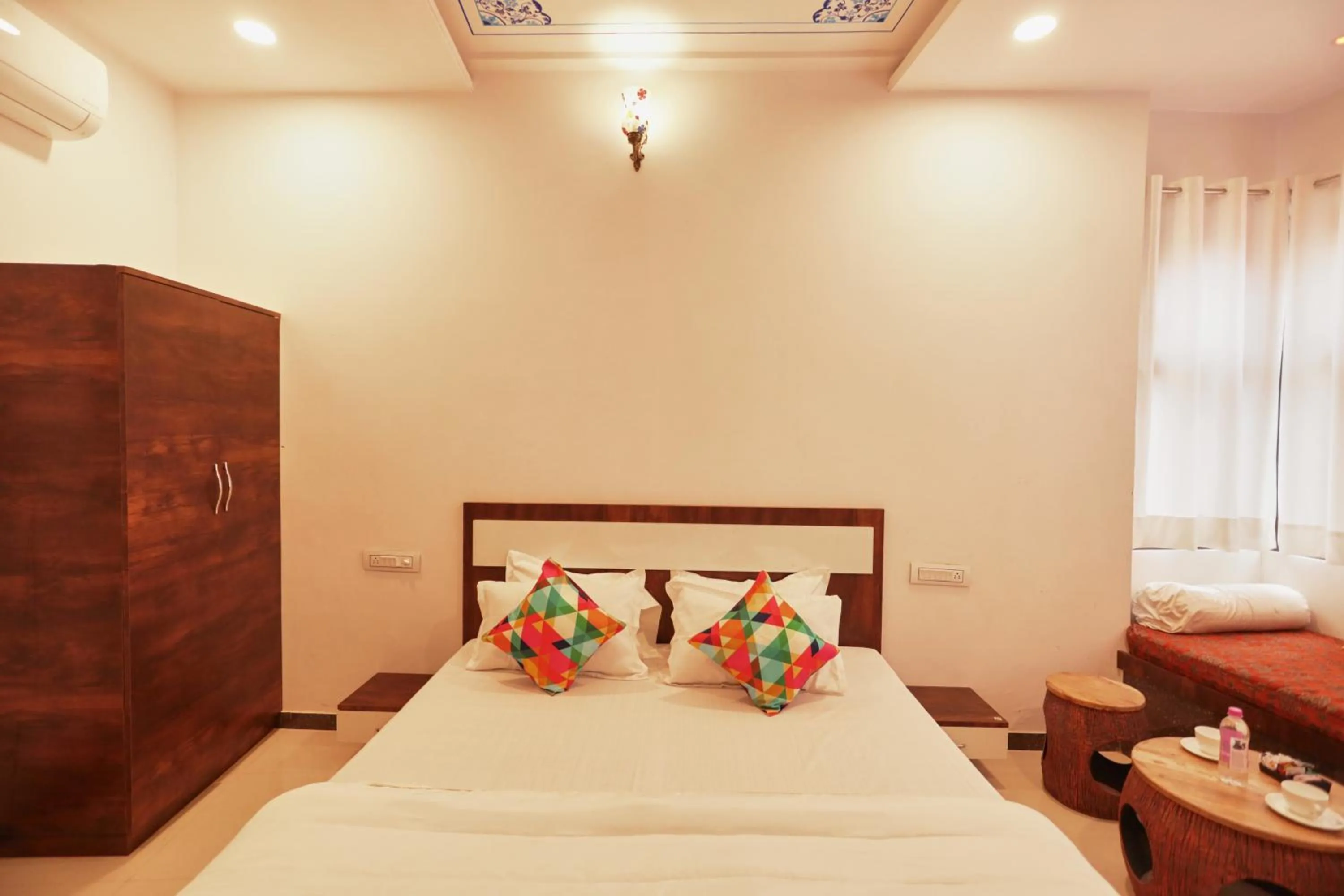 Bed in Neev Haweli
