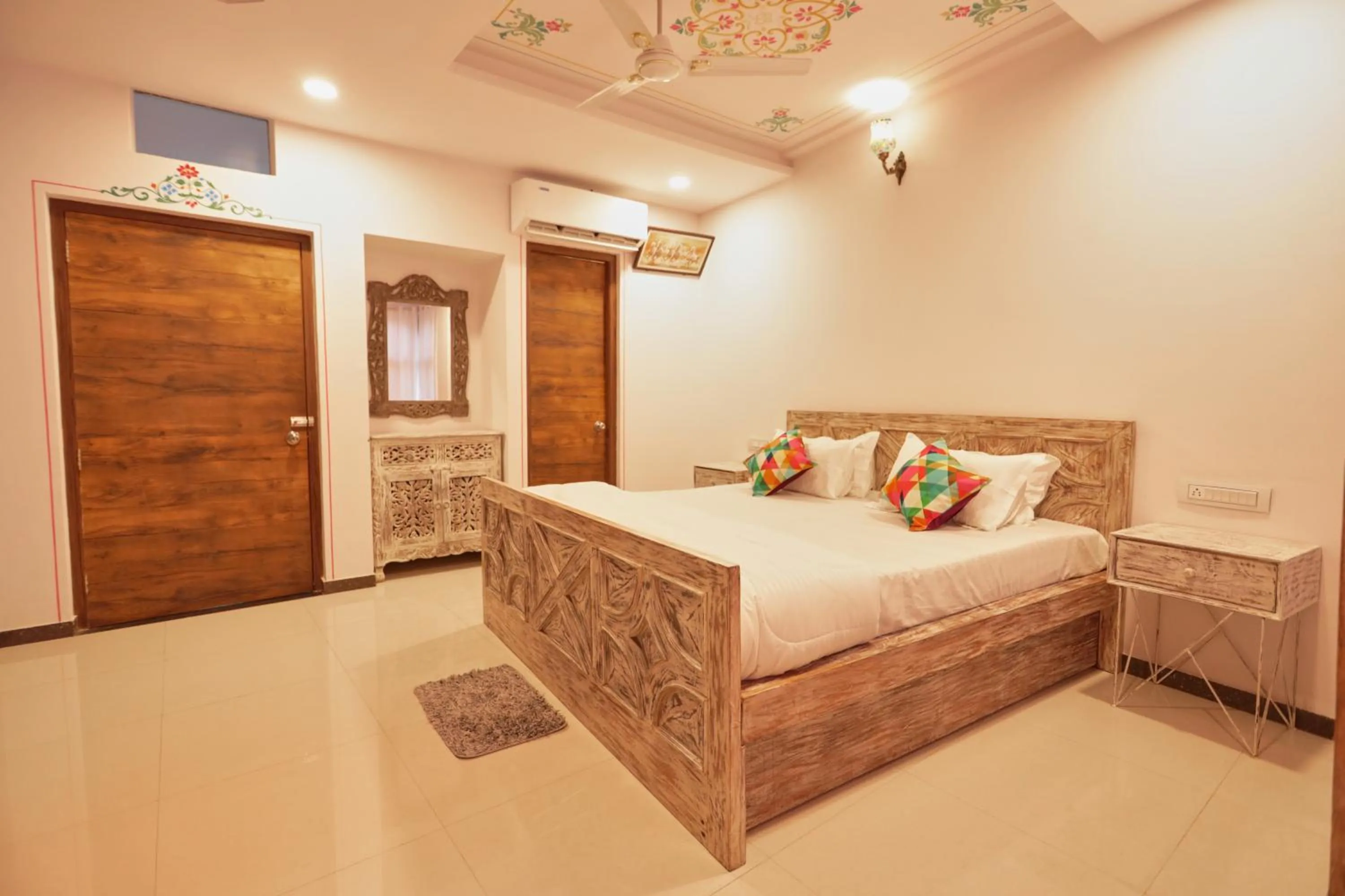 Bed in Neev Haweli