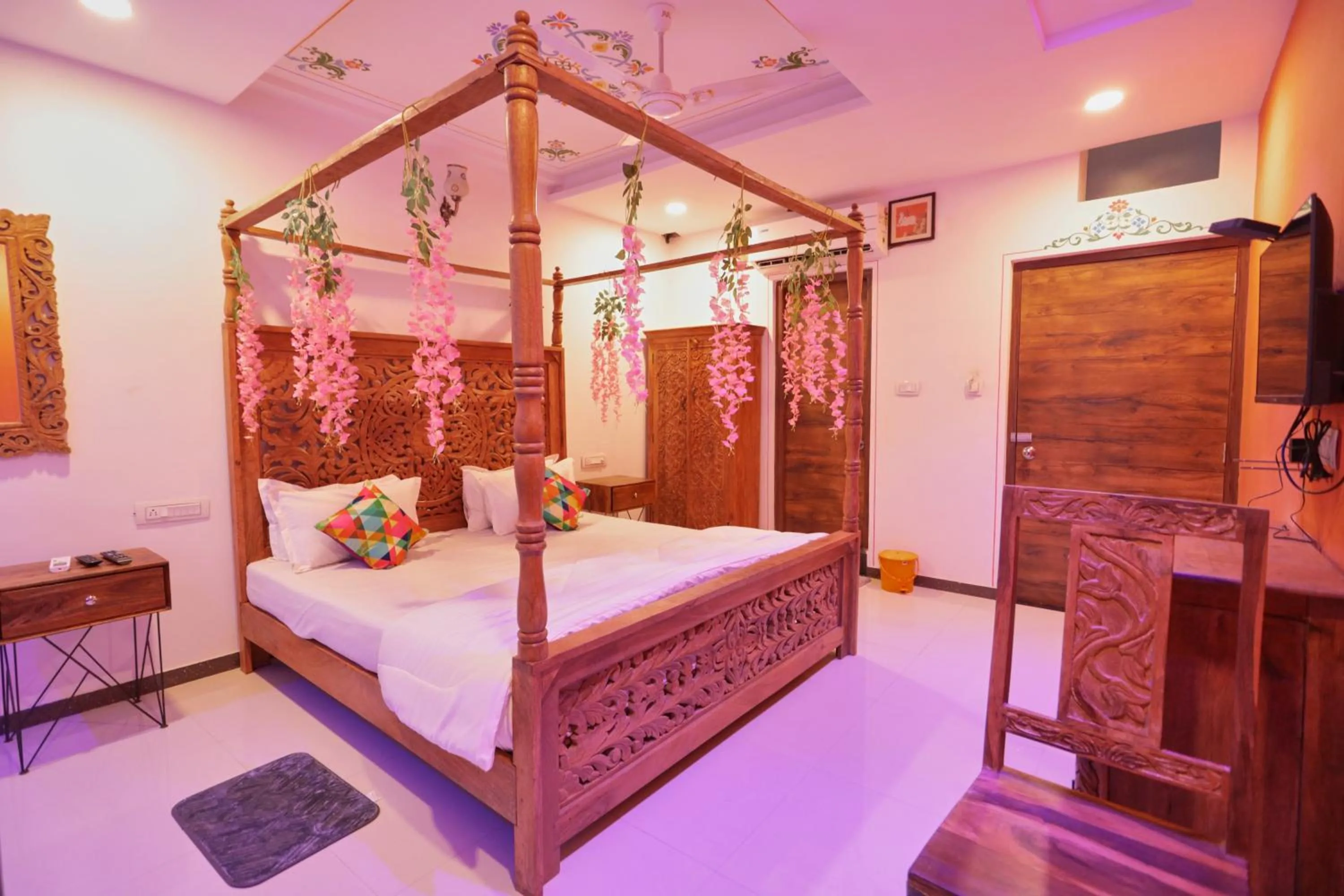 Bed in Neev Haweli