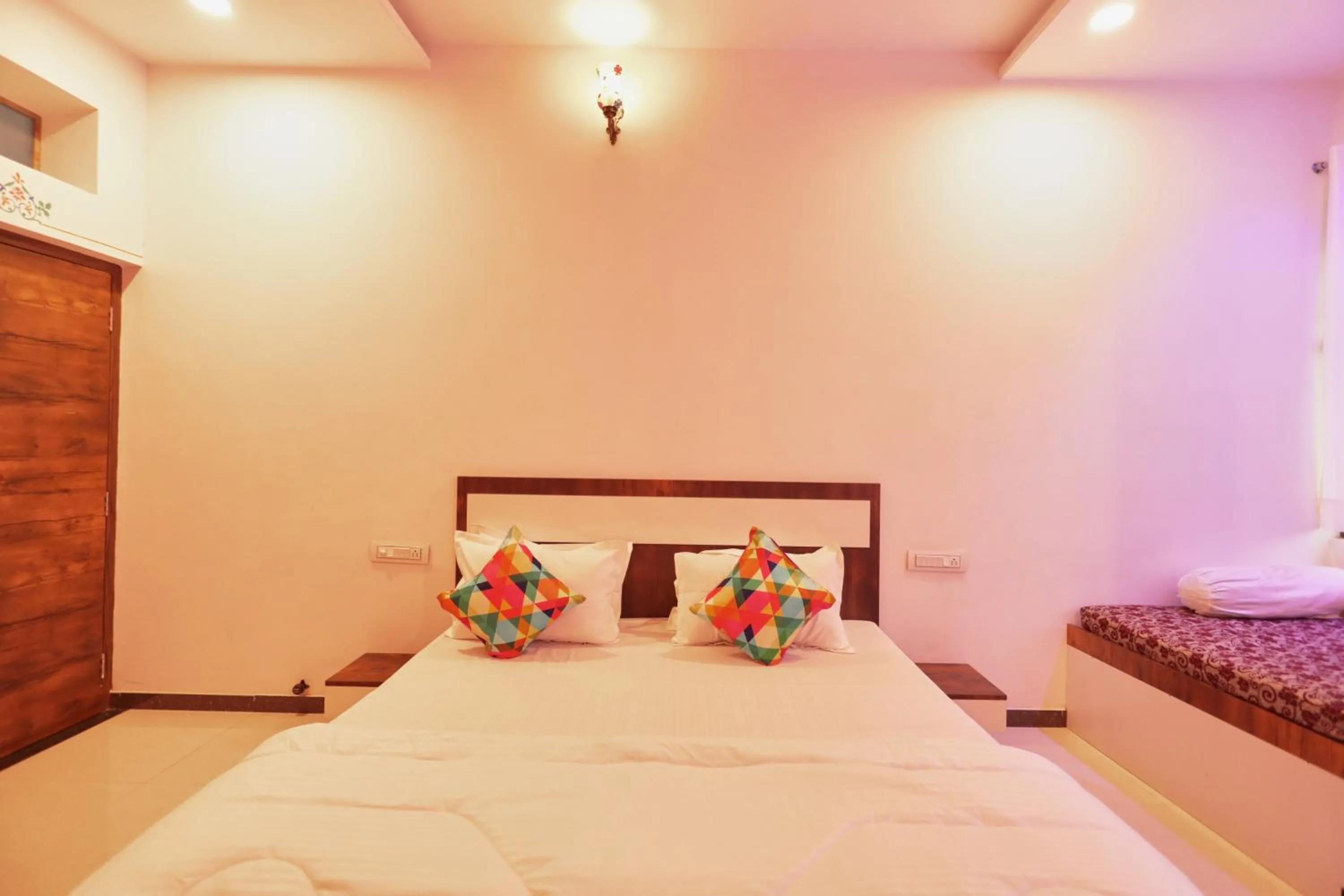 Bed in Neev Haweli