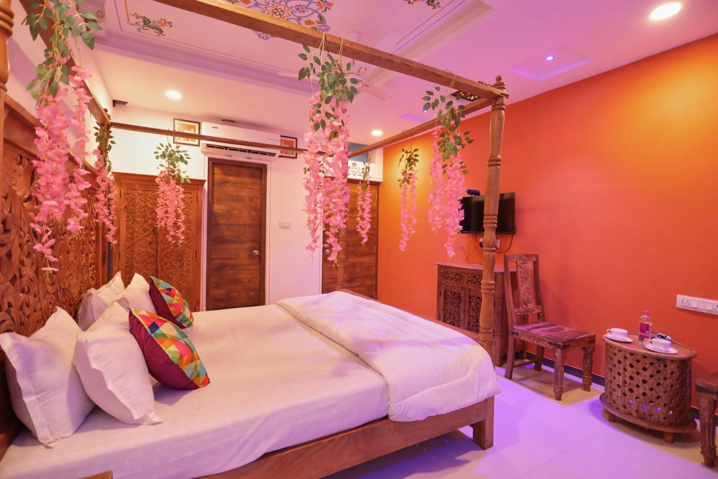 Bed in Neev Haweli