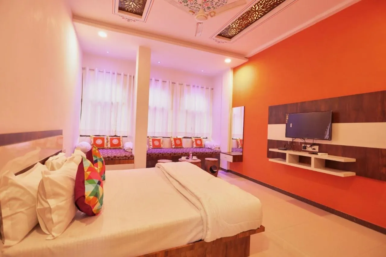 Bed in Neev Haweli