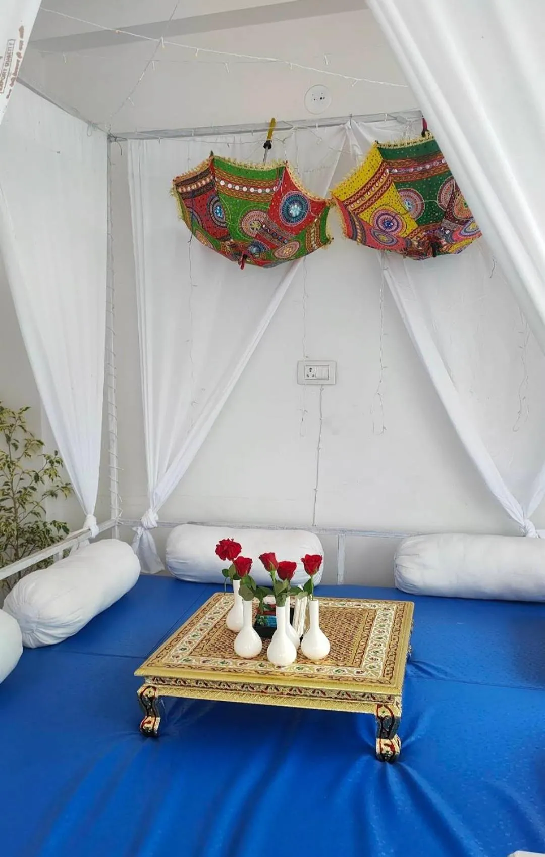 Bed in Neev Haweli