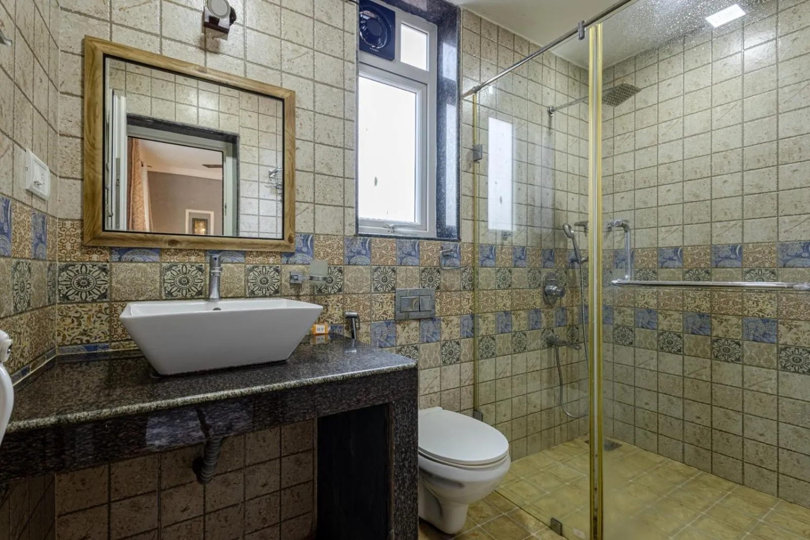 Shower in The Baga Domingo's- 50 Mtrs From the Baga Beach