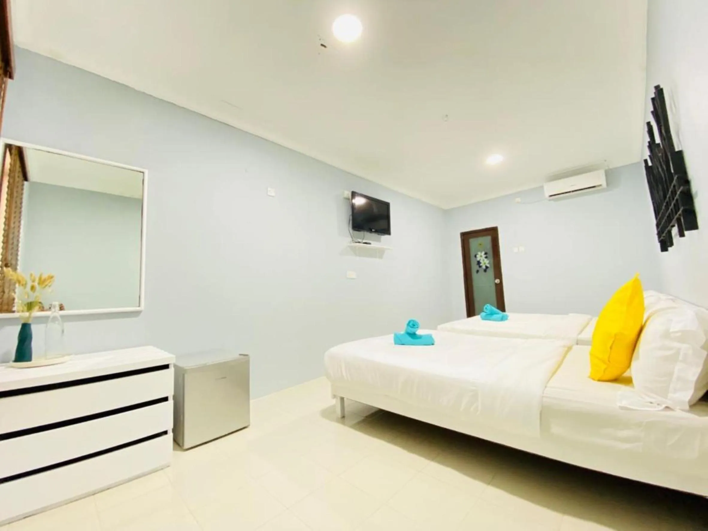 Photo of the whole room in FAT MERMAID GUESTHOUSE