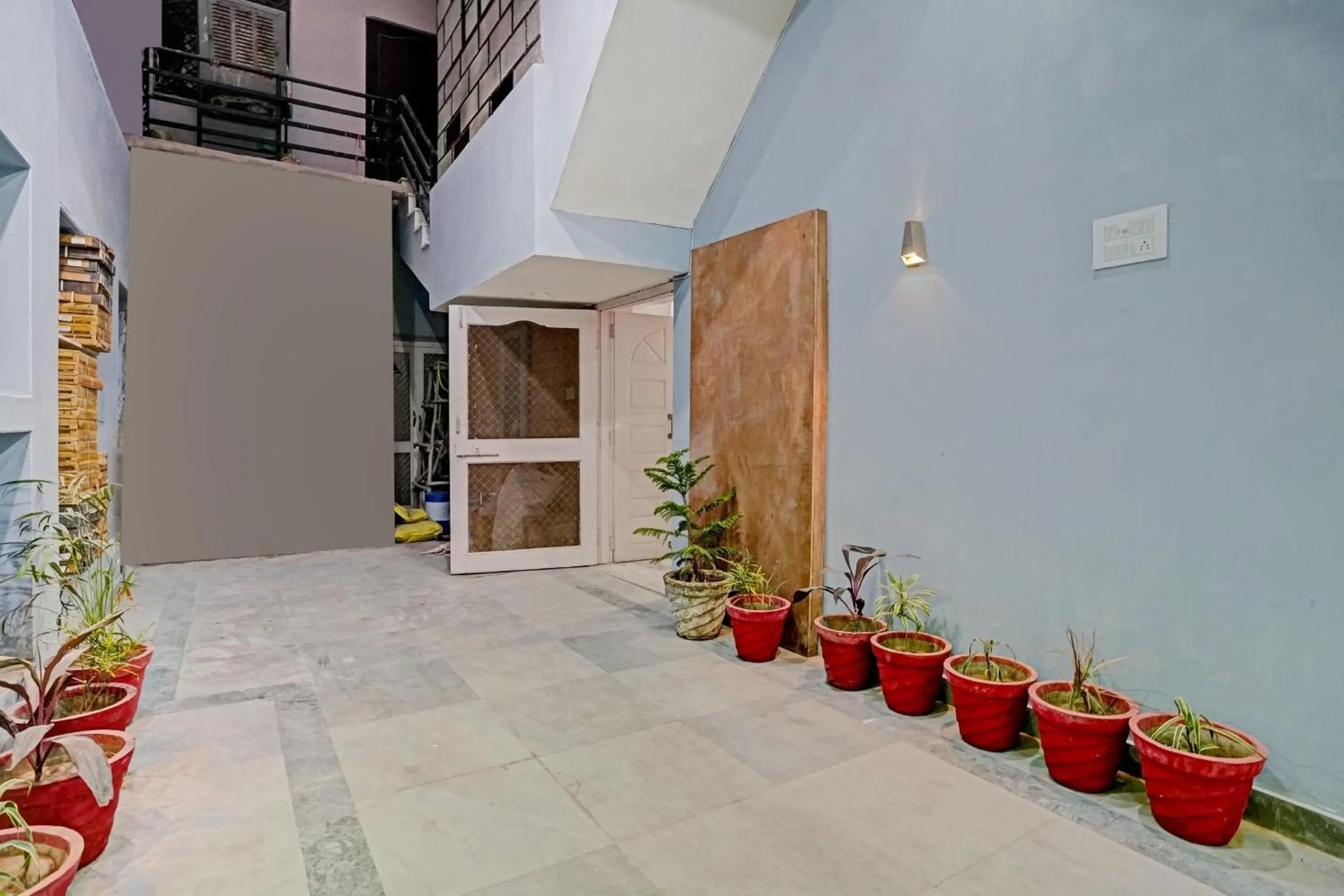 Facade/entrance in Hotel O BlackBull