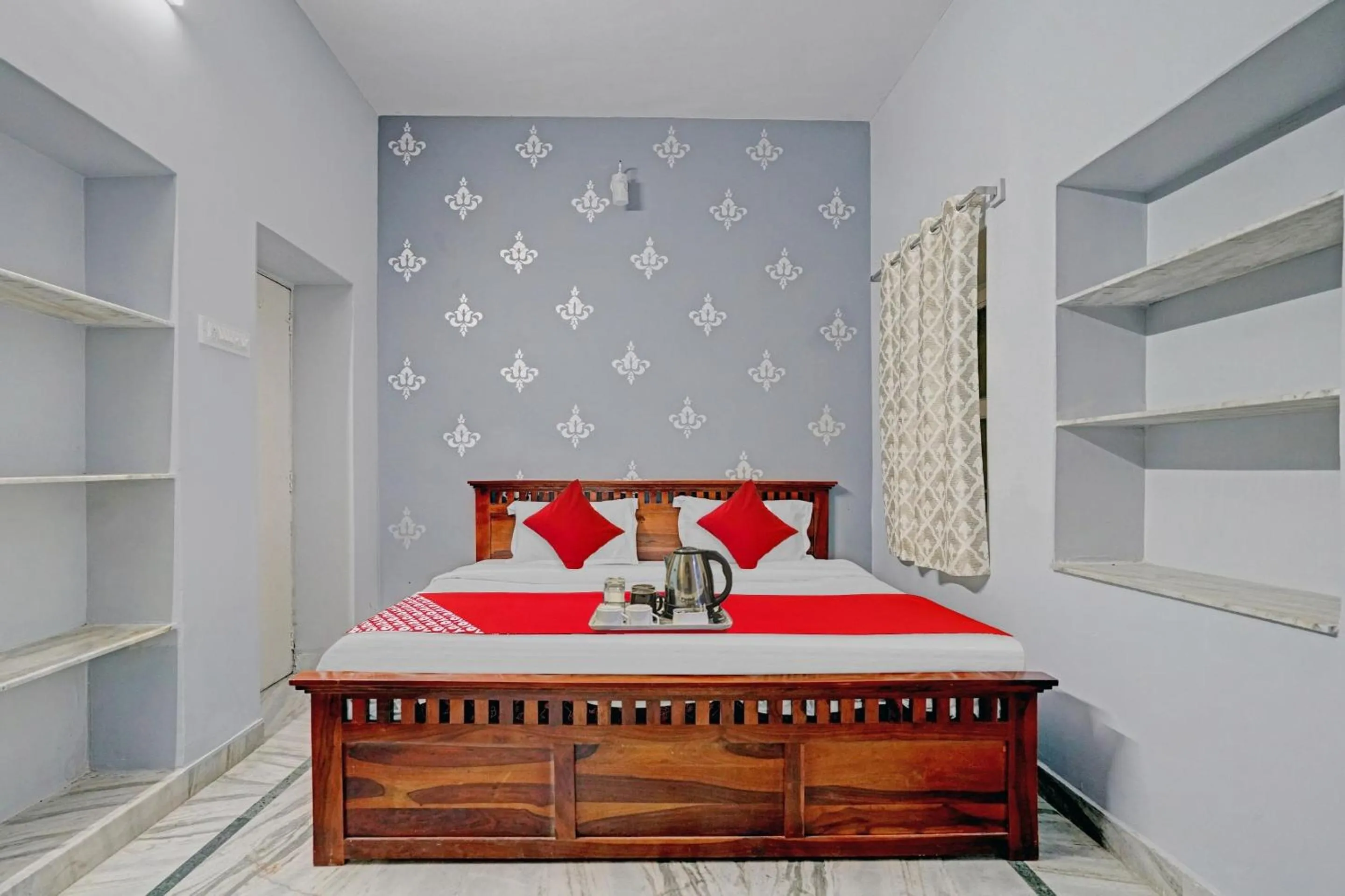 Bedroom in Hotel O BlackBull
