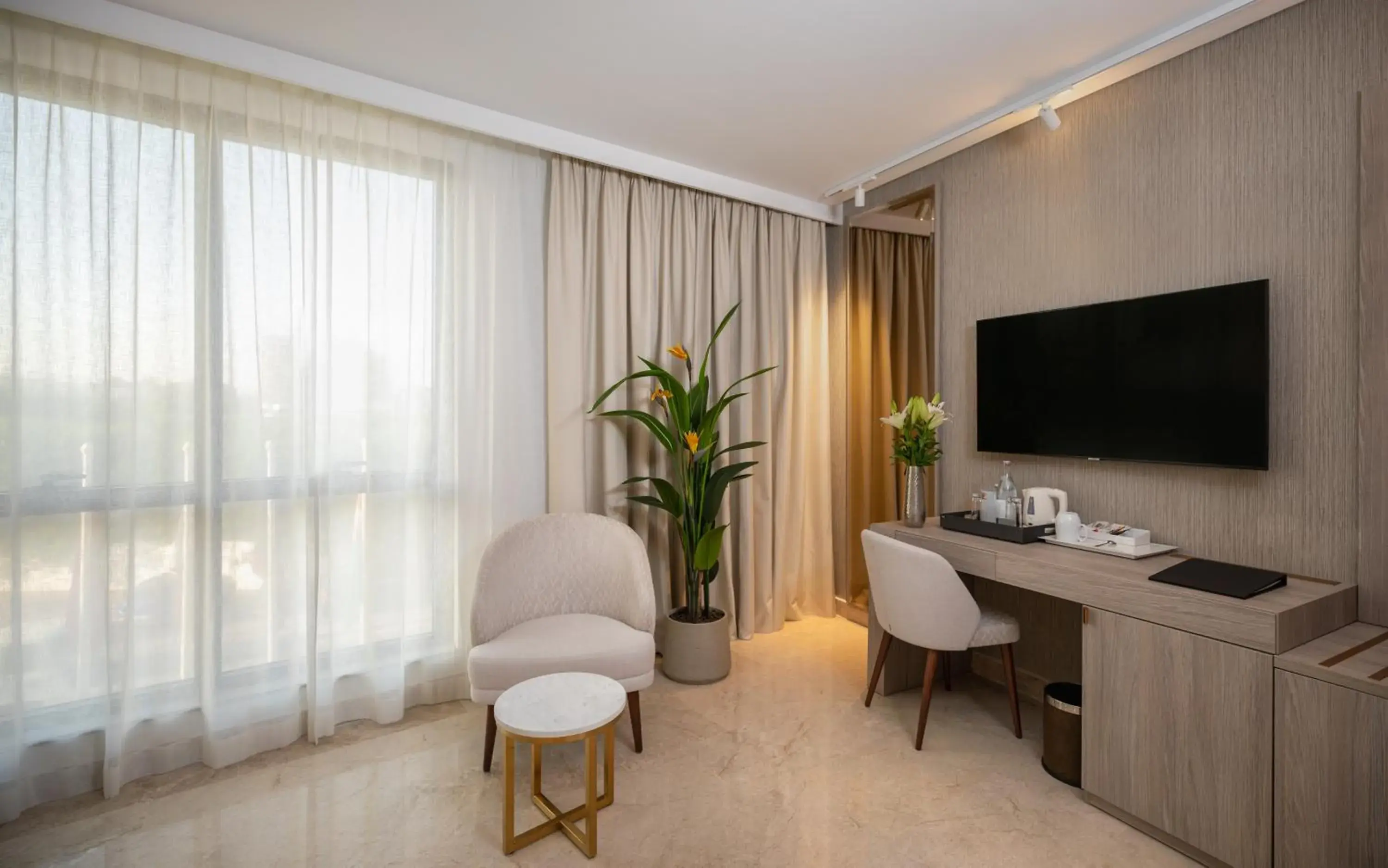 TV and multimedia in Hotel Royal ASBU Tunis TV and multimedia in Hotel Royal ASBU Tunis