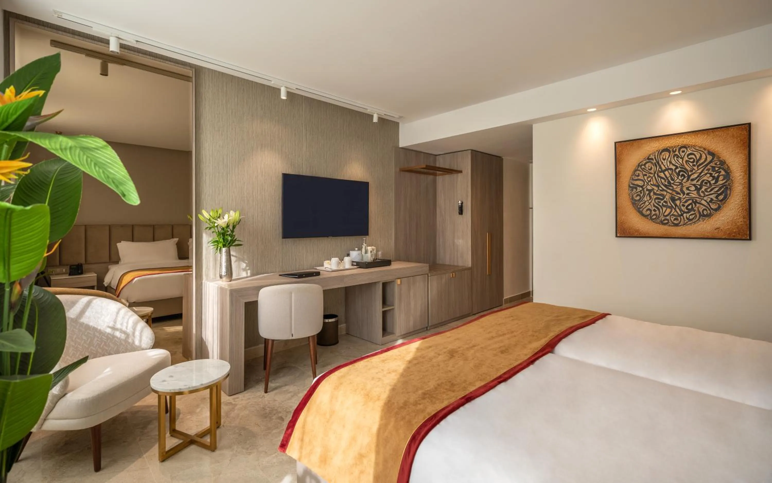 Photo of the whole room, Bed in Hotel Royal ASBU Tunis