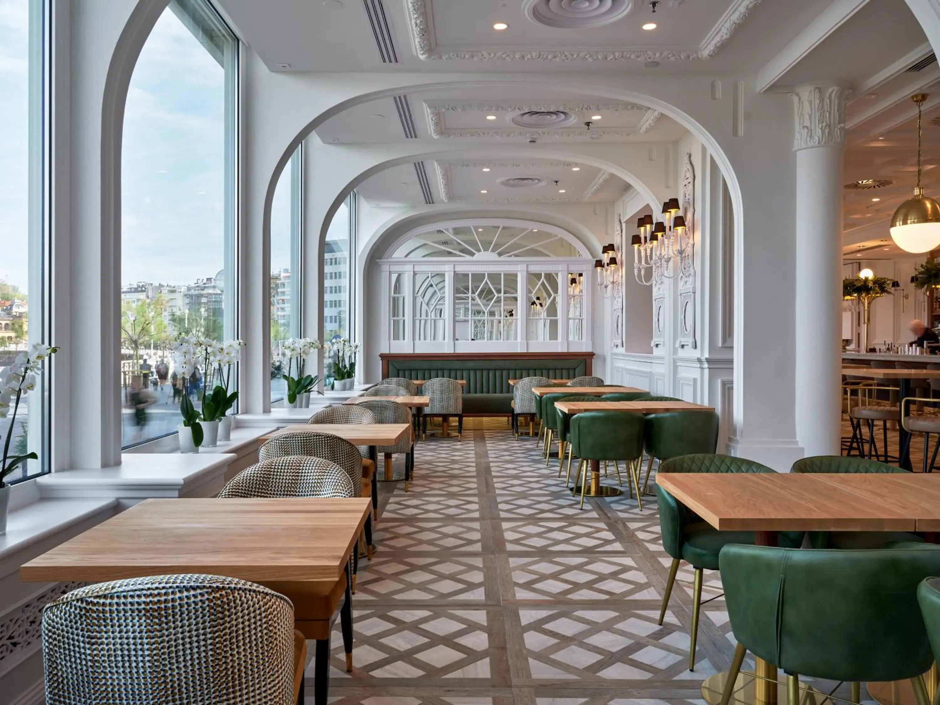 Lounge or bar in Hotel de Londres y de Inglaterra Lounge or bar in Hotel de Londres y de Inglaterra