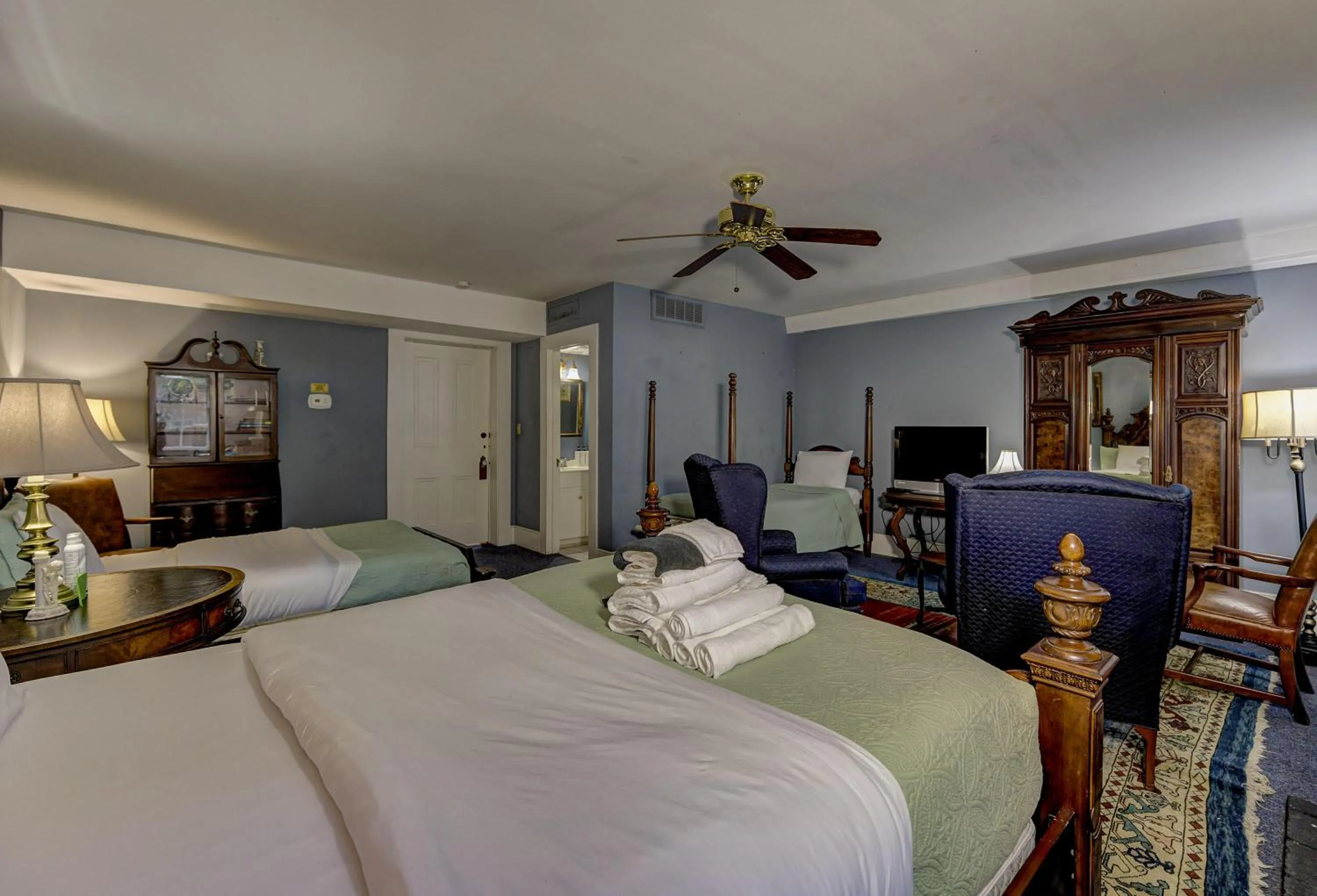 Bed in The Duff Green Mansion