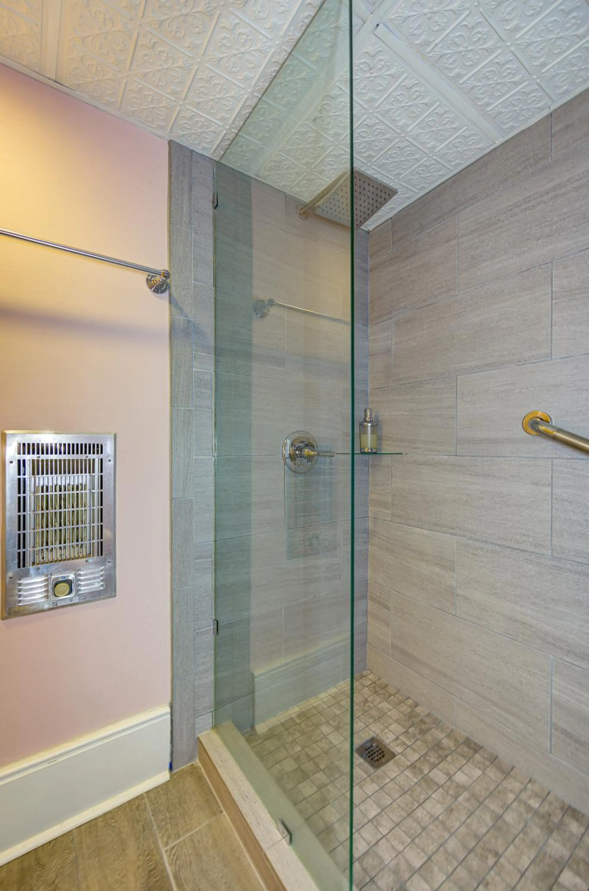 Bathroom in The Duff Green Mansion