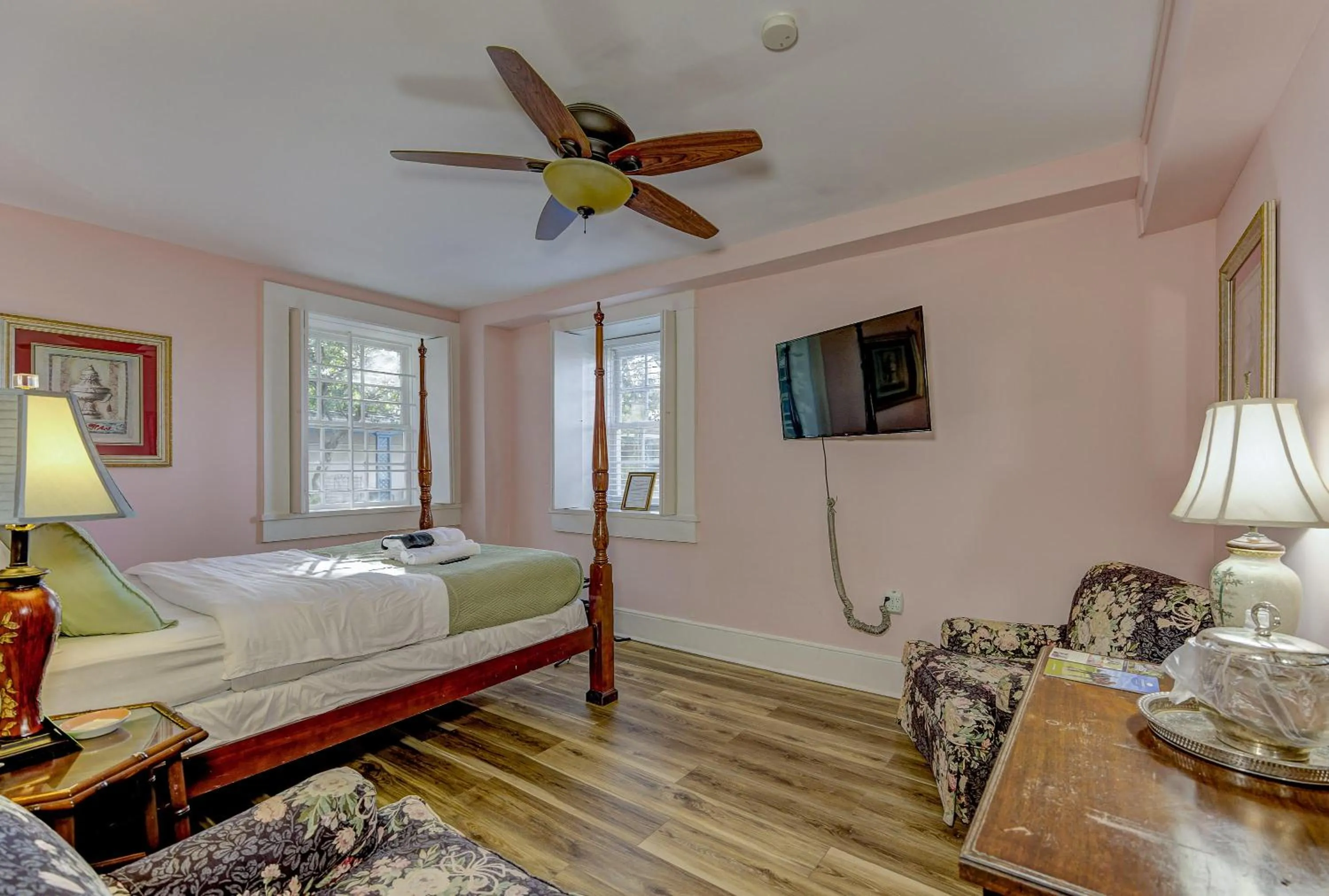 Bed in The Duff Green Mansion