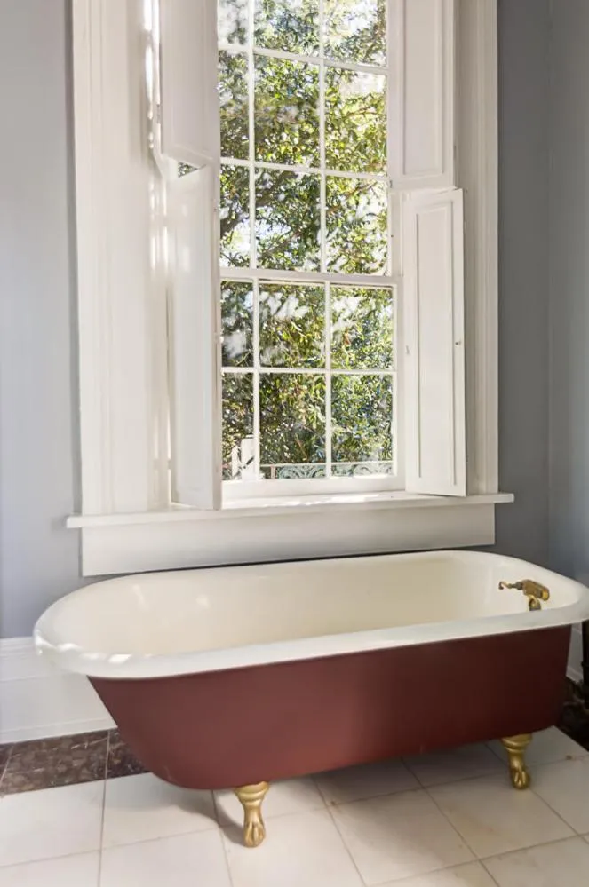 Bath in The Duff Green Mansion