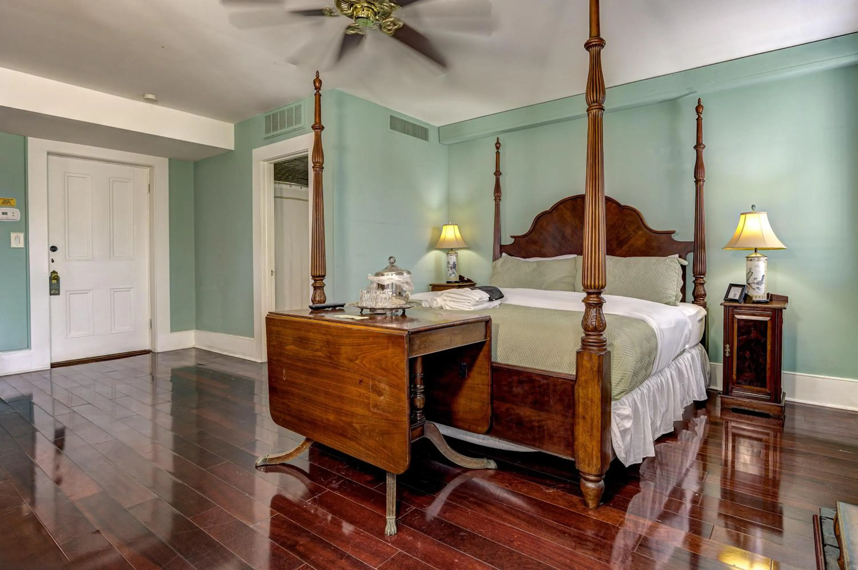 Bed in The Duff Green Mansion