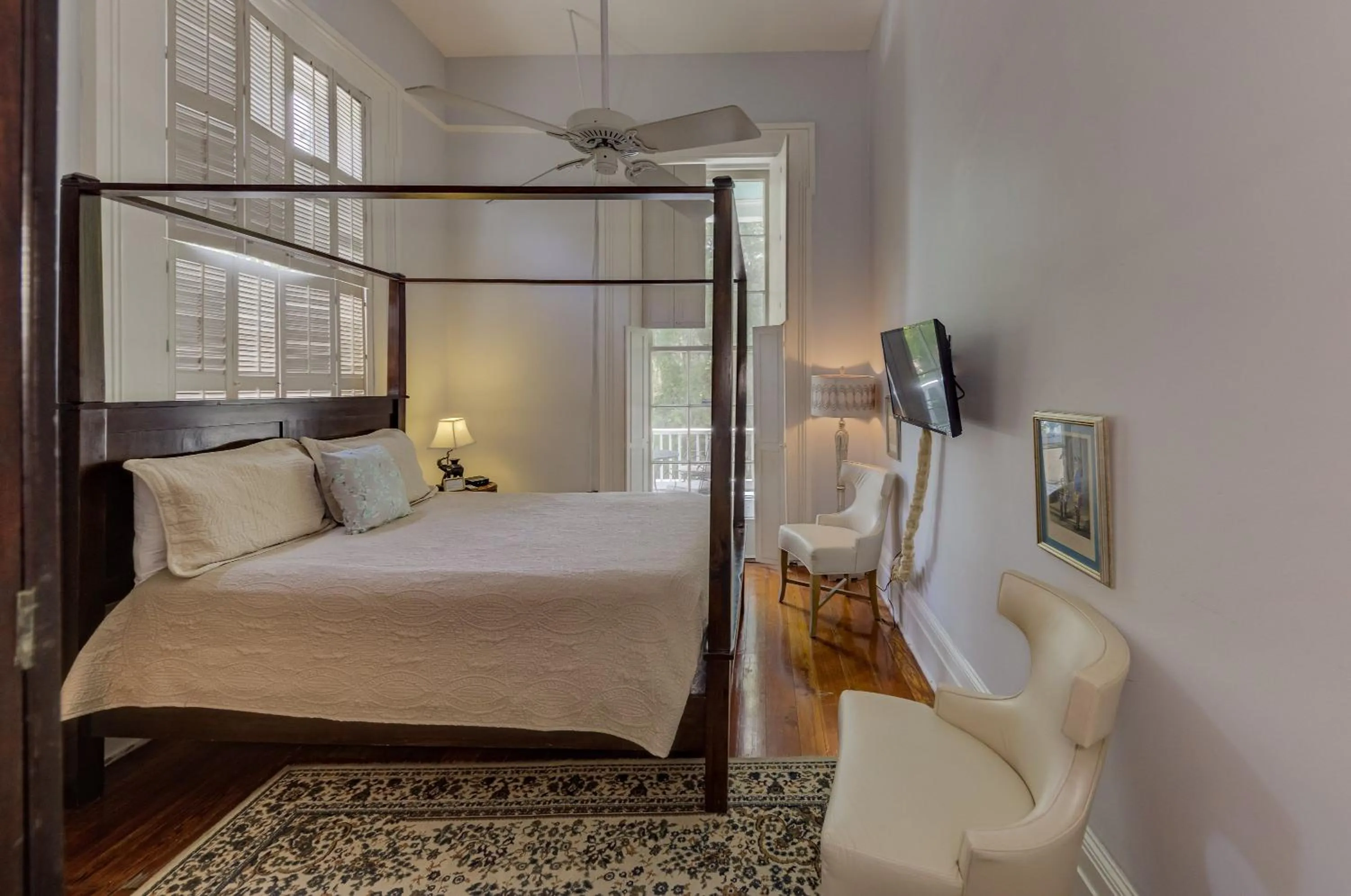 TV and multimedia, Bed in The Duff Green Mansion