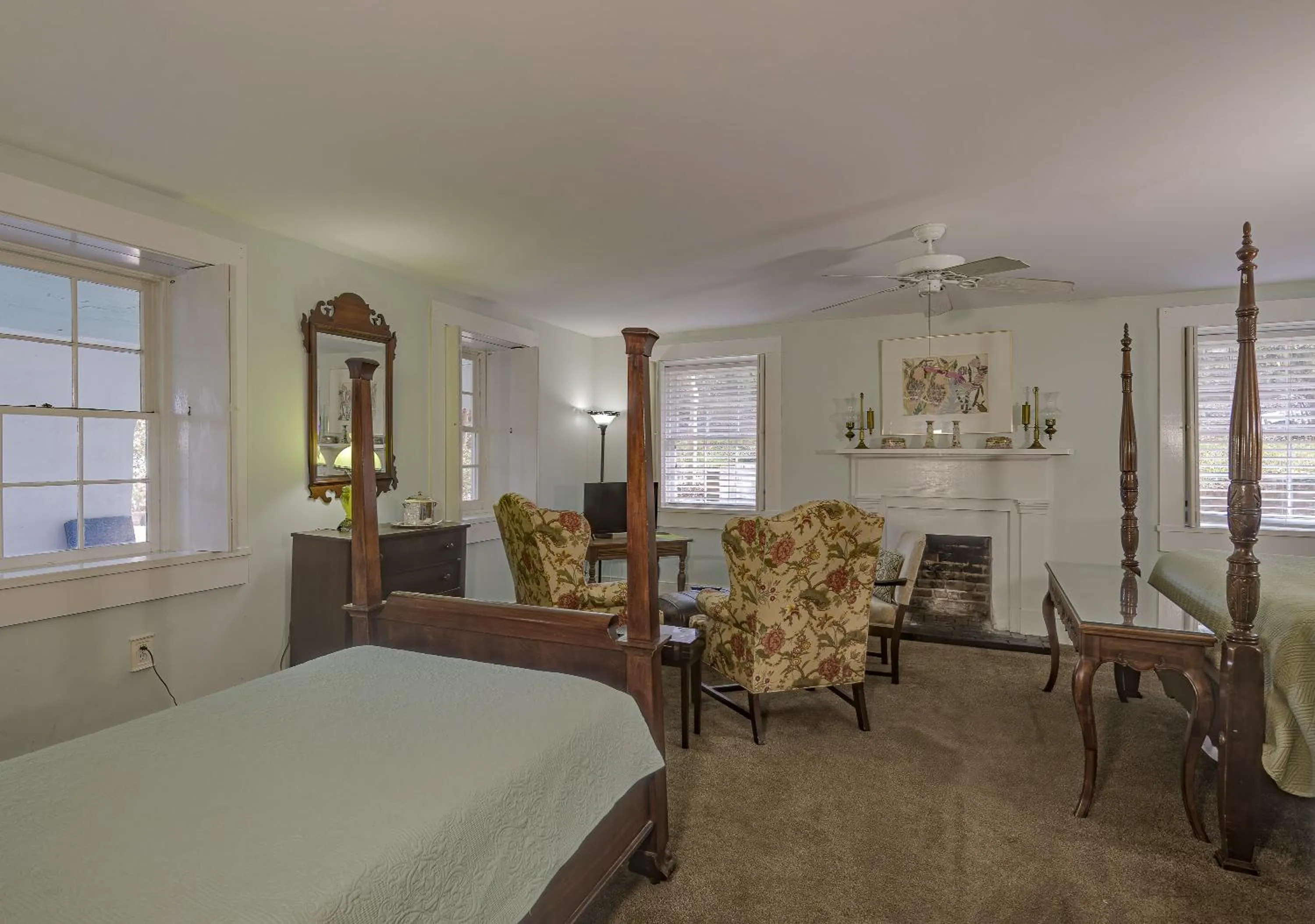 Bed in The Duff Green Mansion