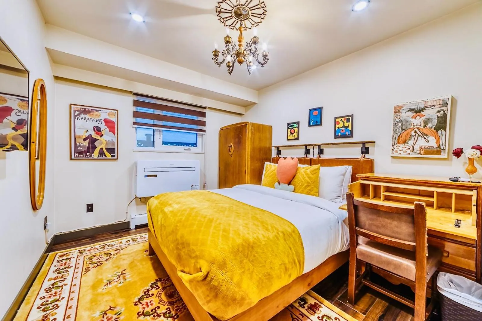 Bed in Neocolonial Nouveau Kensington Vacation Home