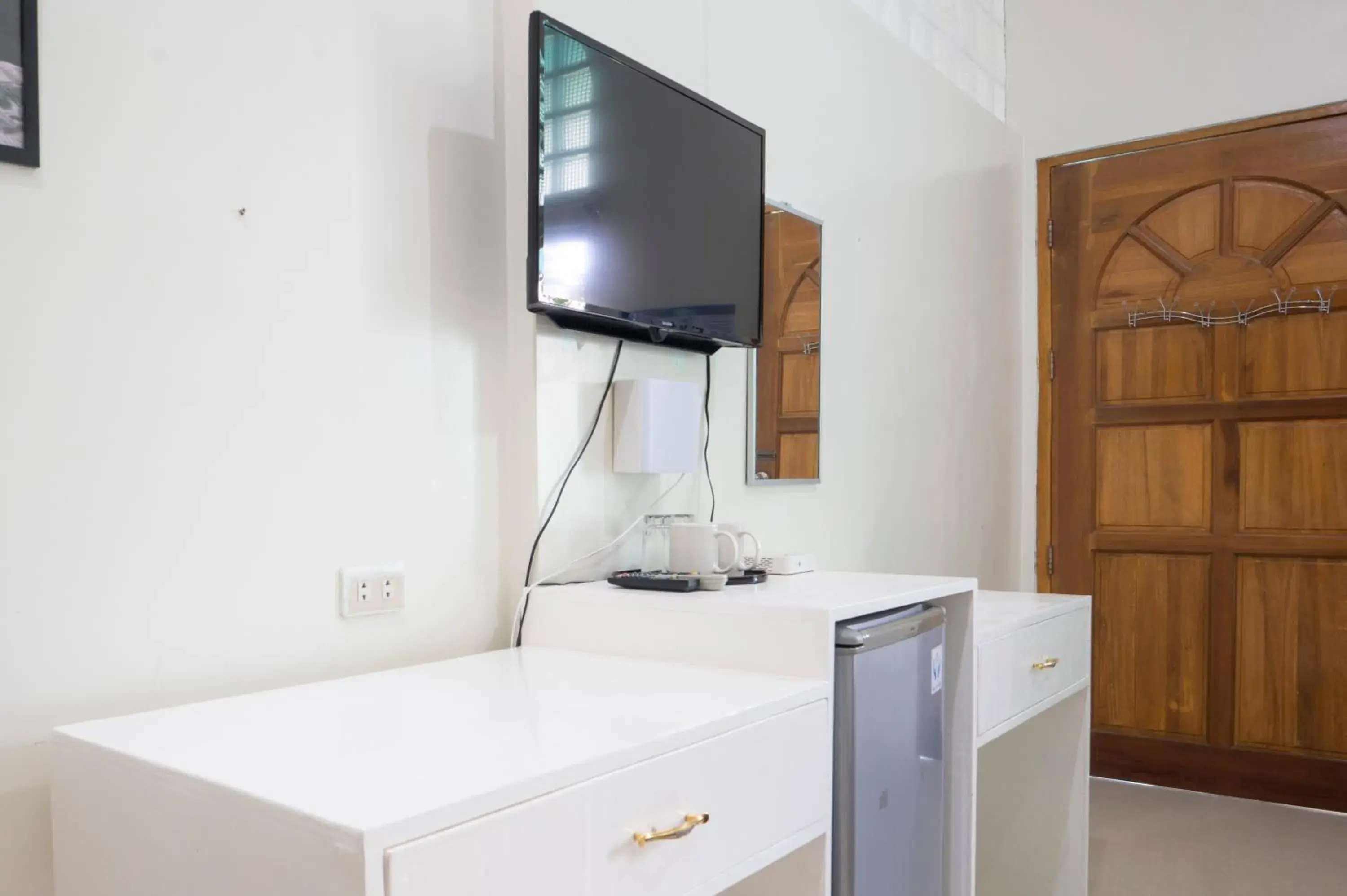 TV and multimedia in Shorebreak Boracay Resort TV and multimedia in Shorebreak Boracay Resort