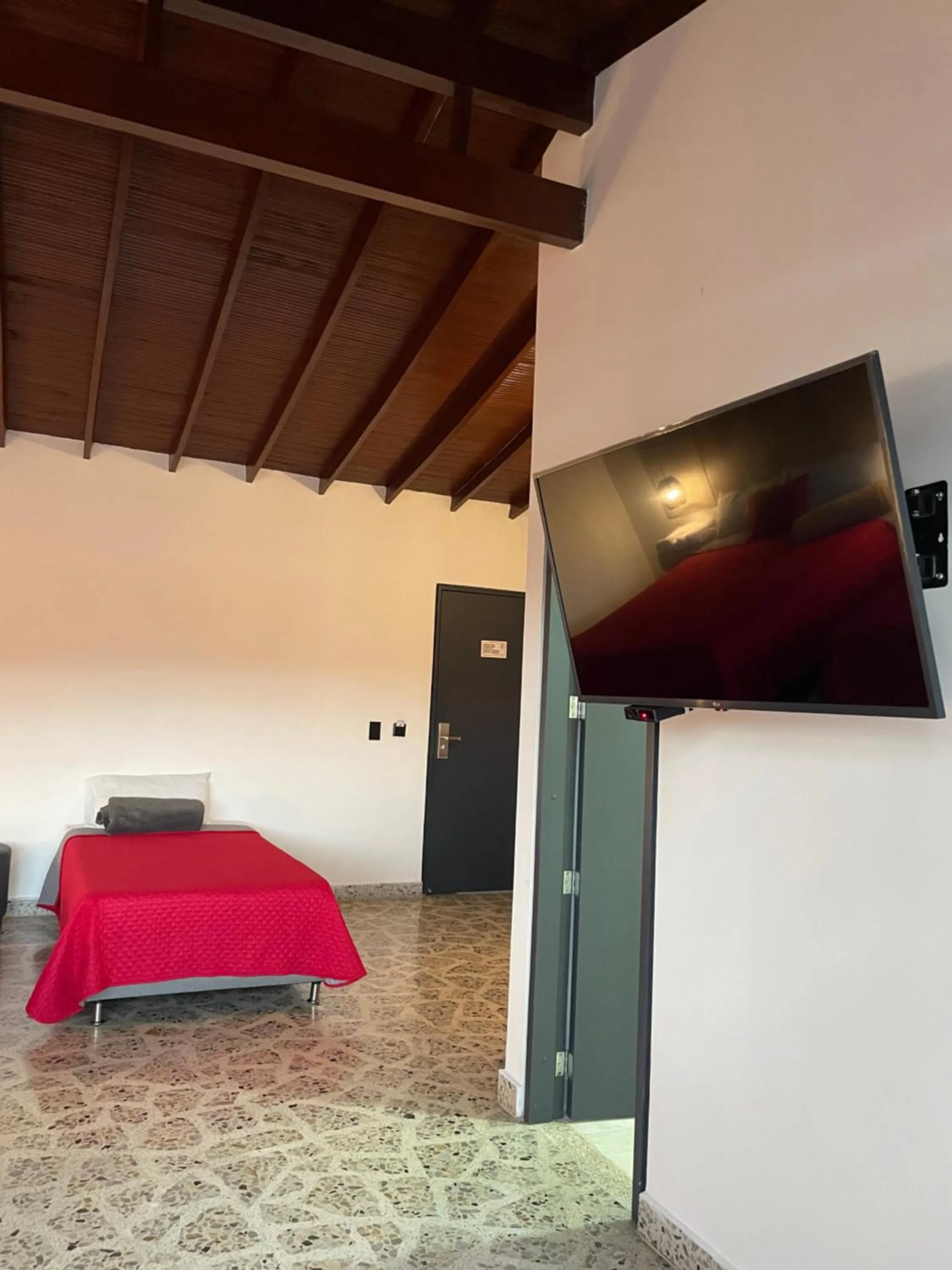 TV and multimedia, Bed in Hotel Ofix