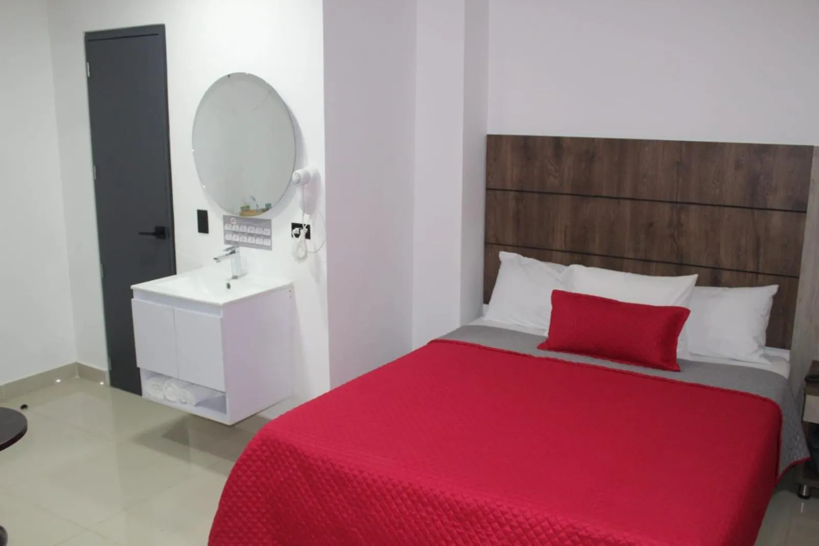 Bedroom, Bed in Hotel Ofix