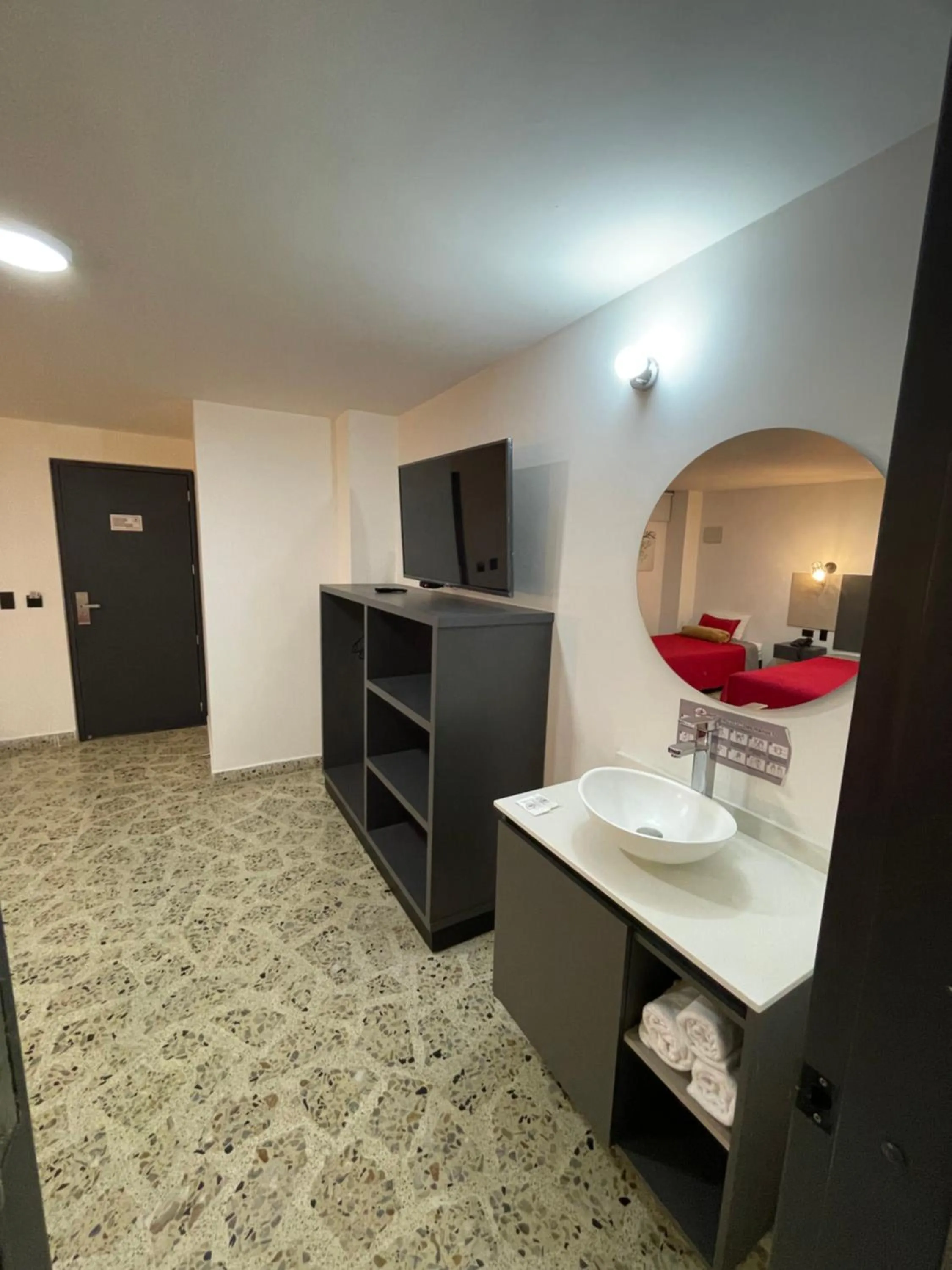 TV and multimedia in Hotel Ofix