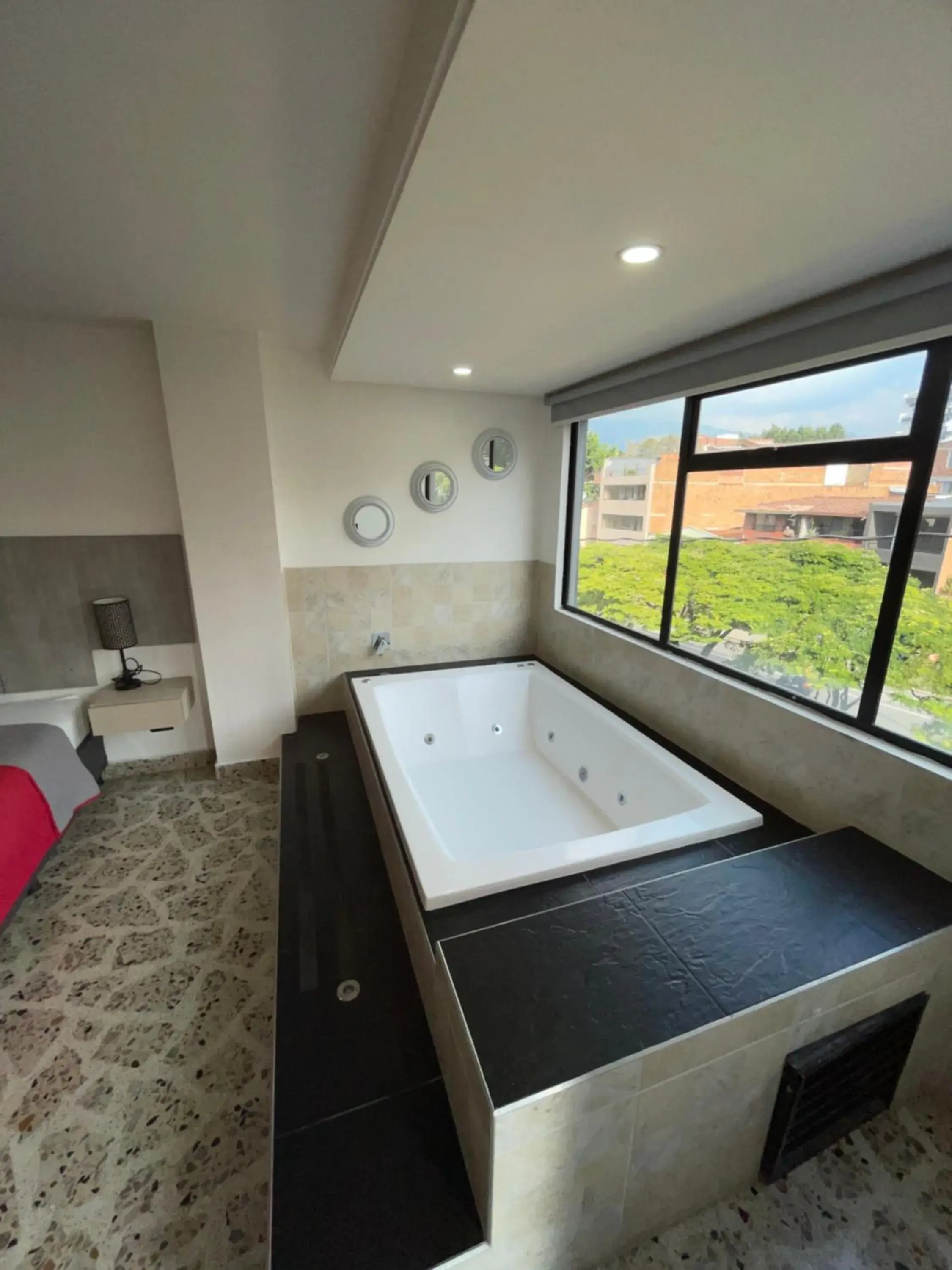 Hot Tub, Bed in Hotel Ofix Hot Tub, Bed in Hotel Ofix