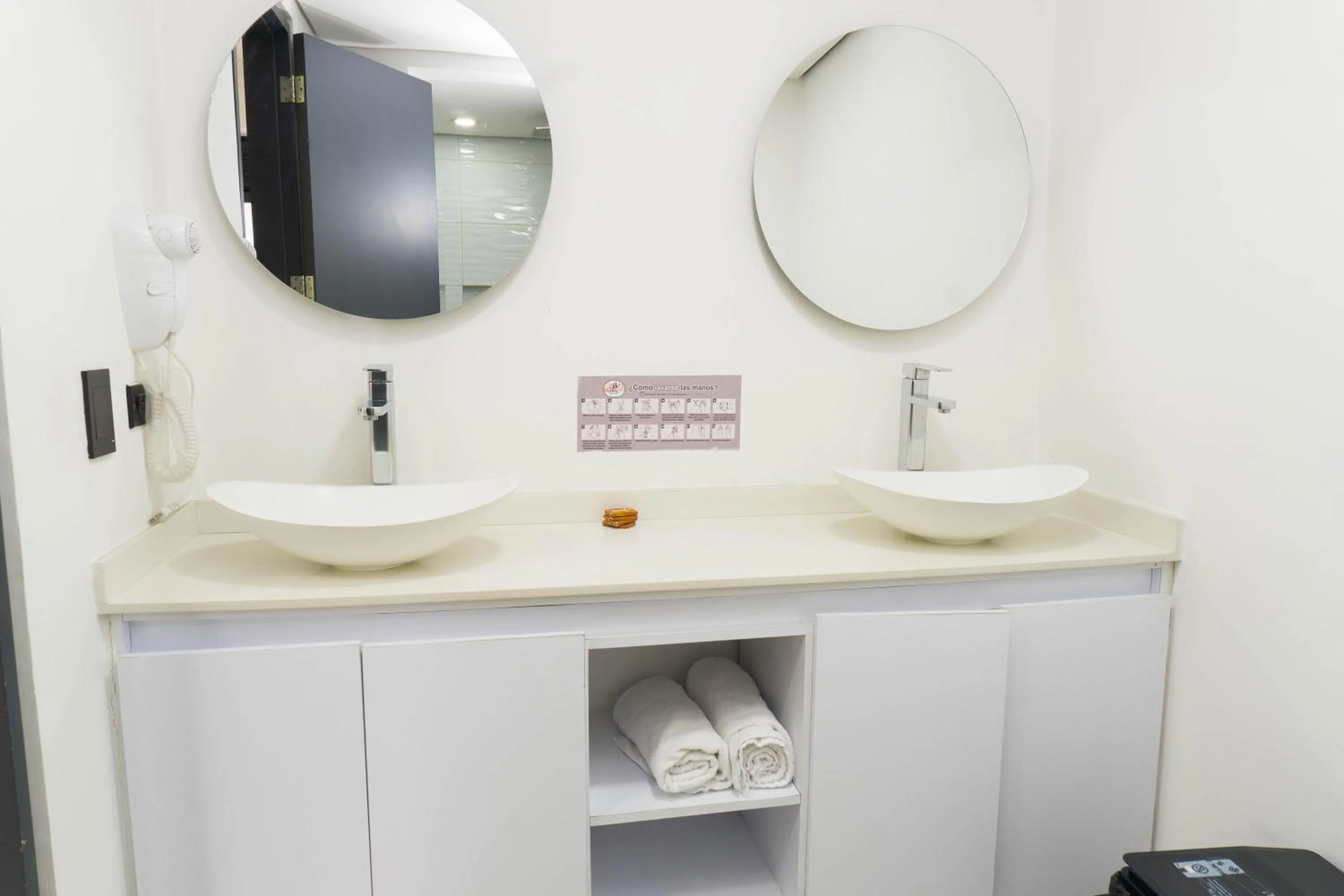 Bathroom in Hotel Ofix