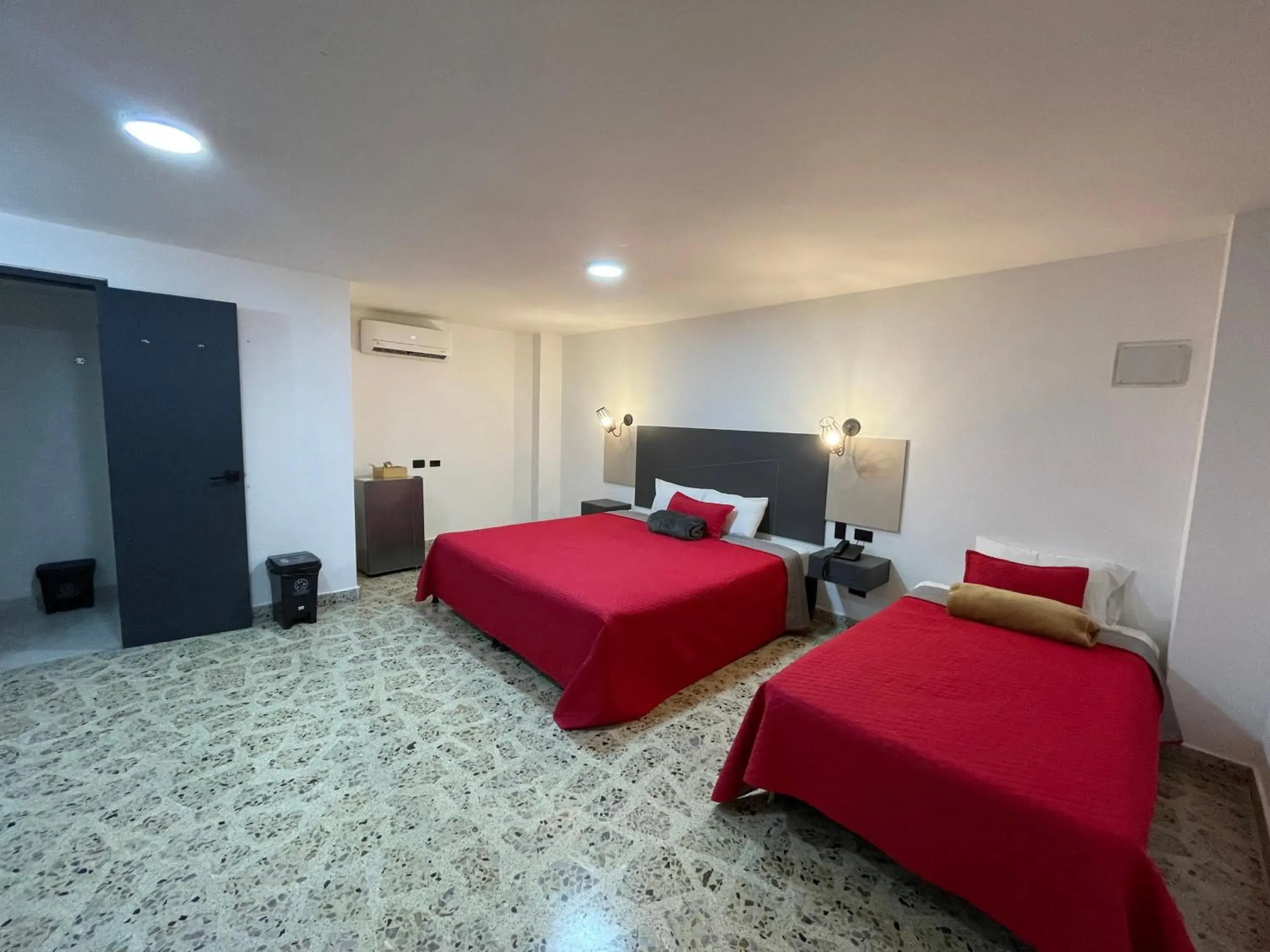 Bedroom, Bed in Hotel Ofix Bedroom, Bed in Hotel Ofix