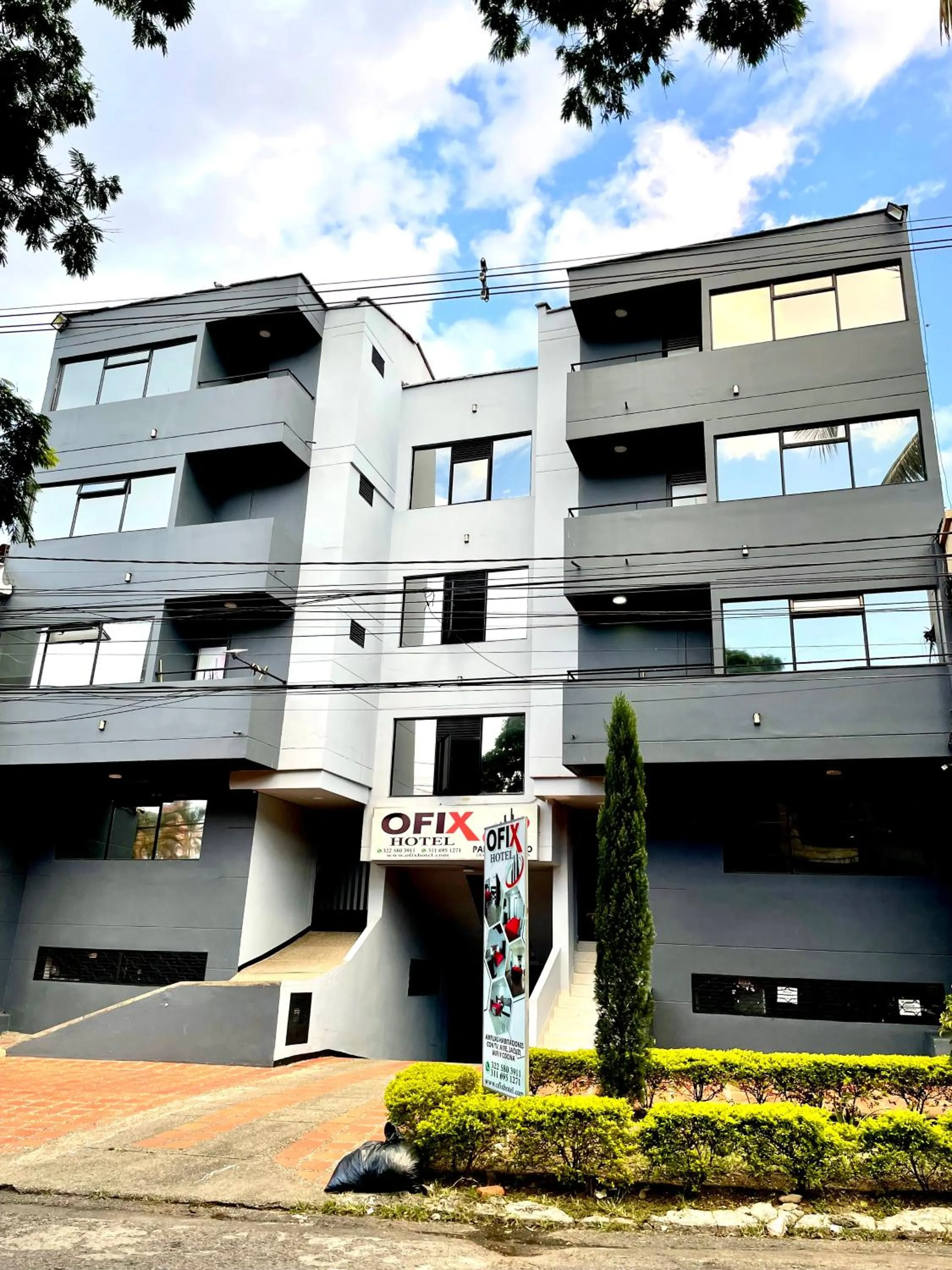 Facade/entrance in Hotel Ofix
