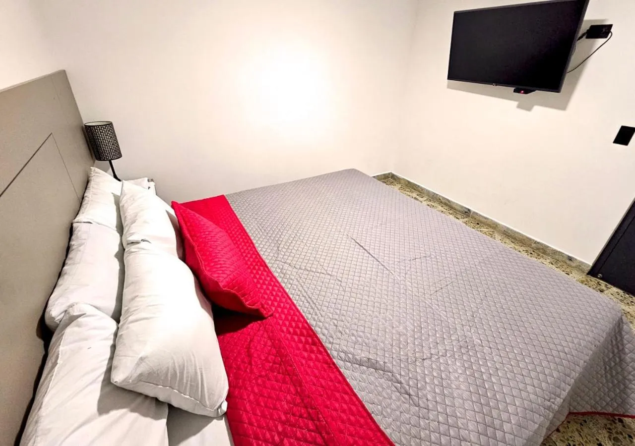 Bedroom, Bed in Hotel Ofix