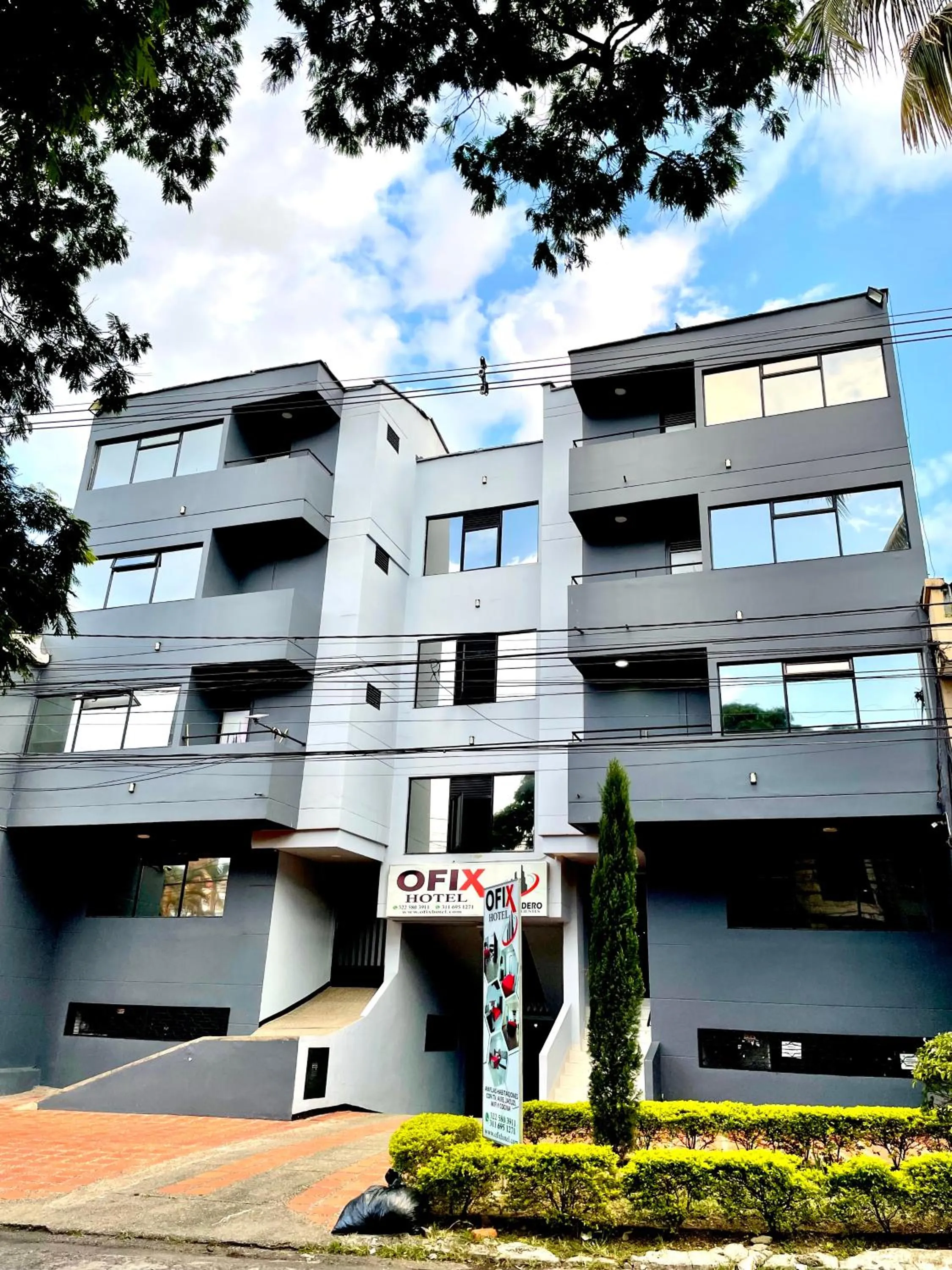 Facade/entrance in Hotel Ofix