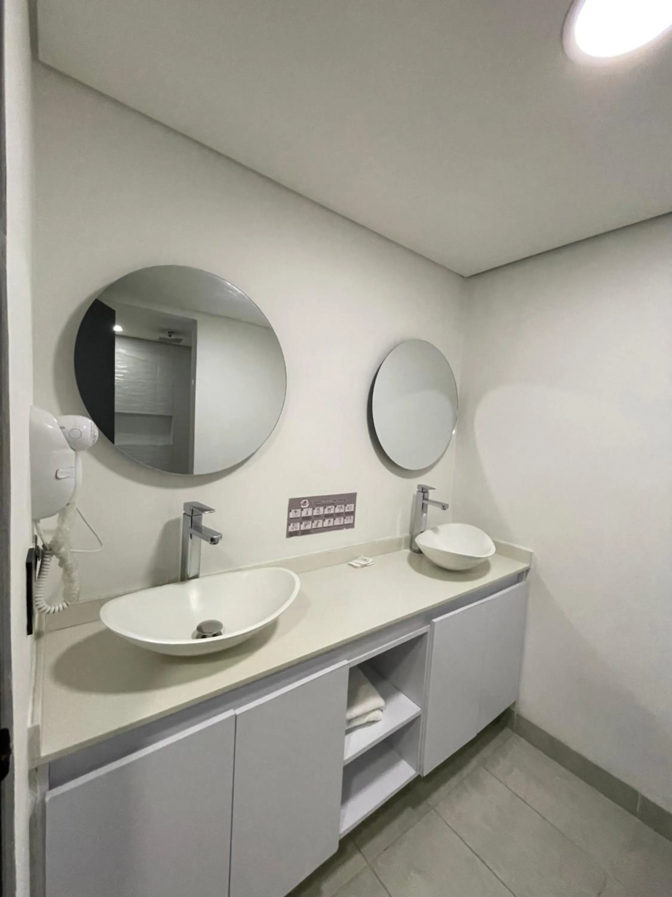 Bathroom in Hotel Ofix