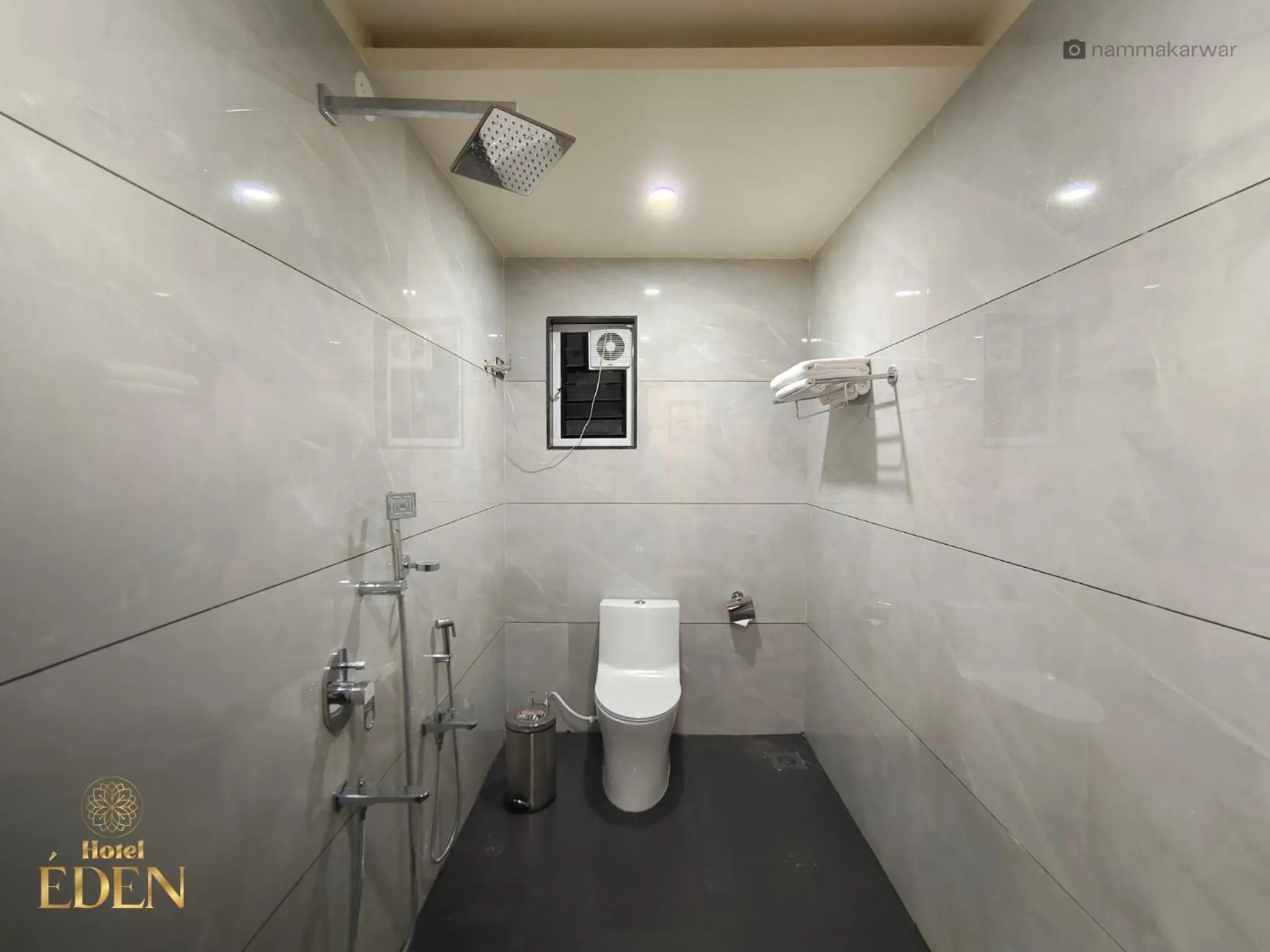 Shower in Hotel EDEN