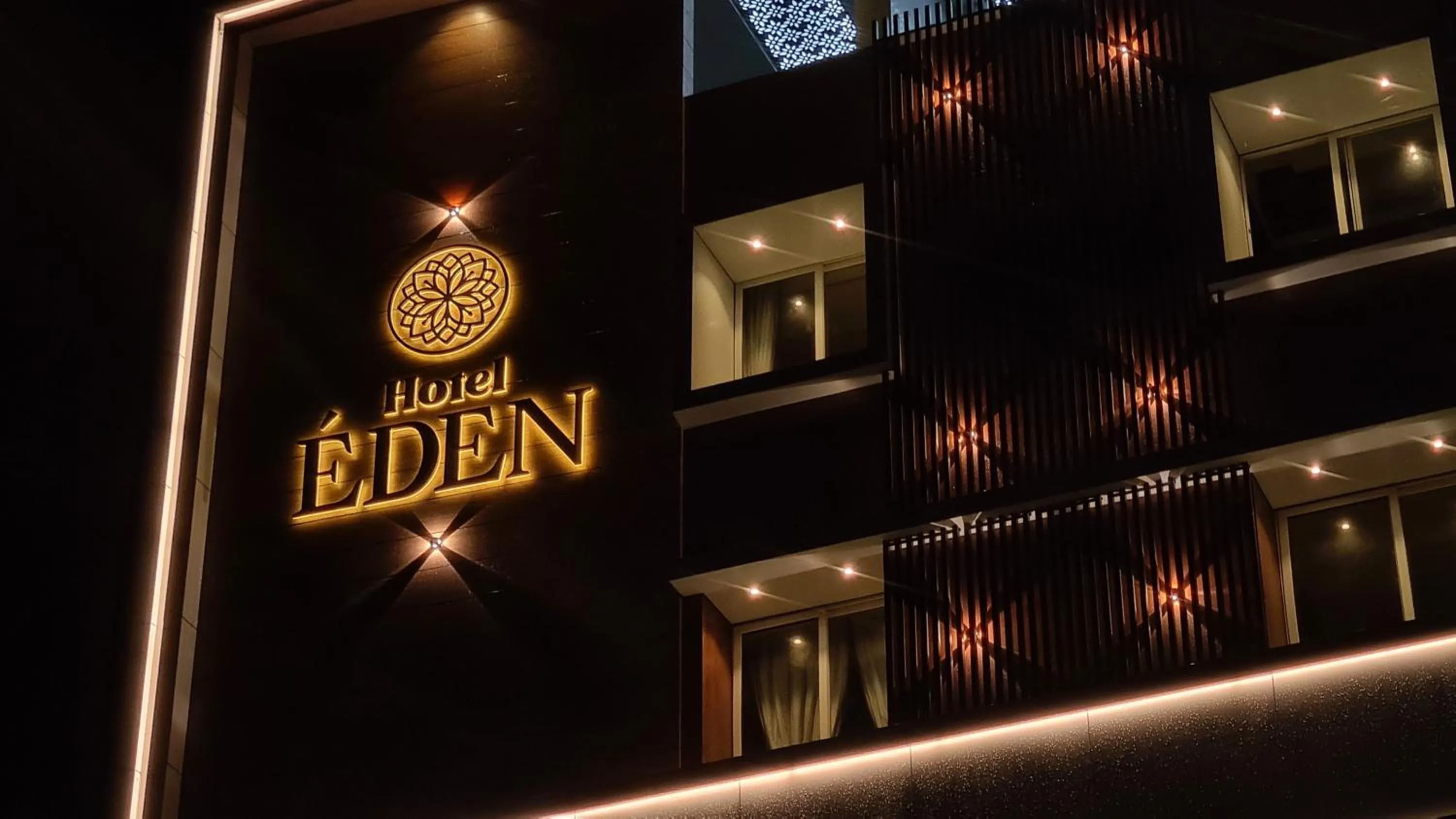 Night in Hotel EDEN