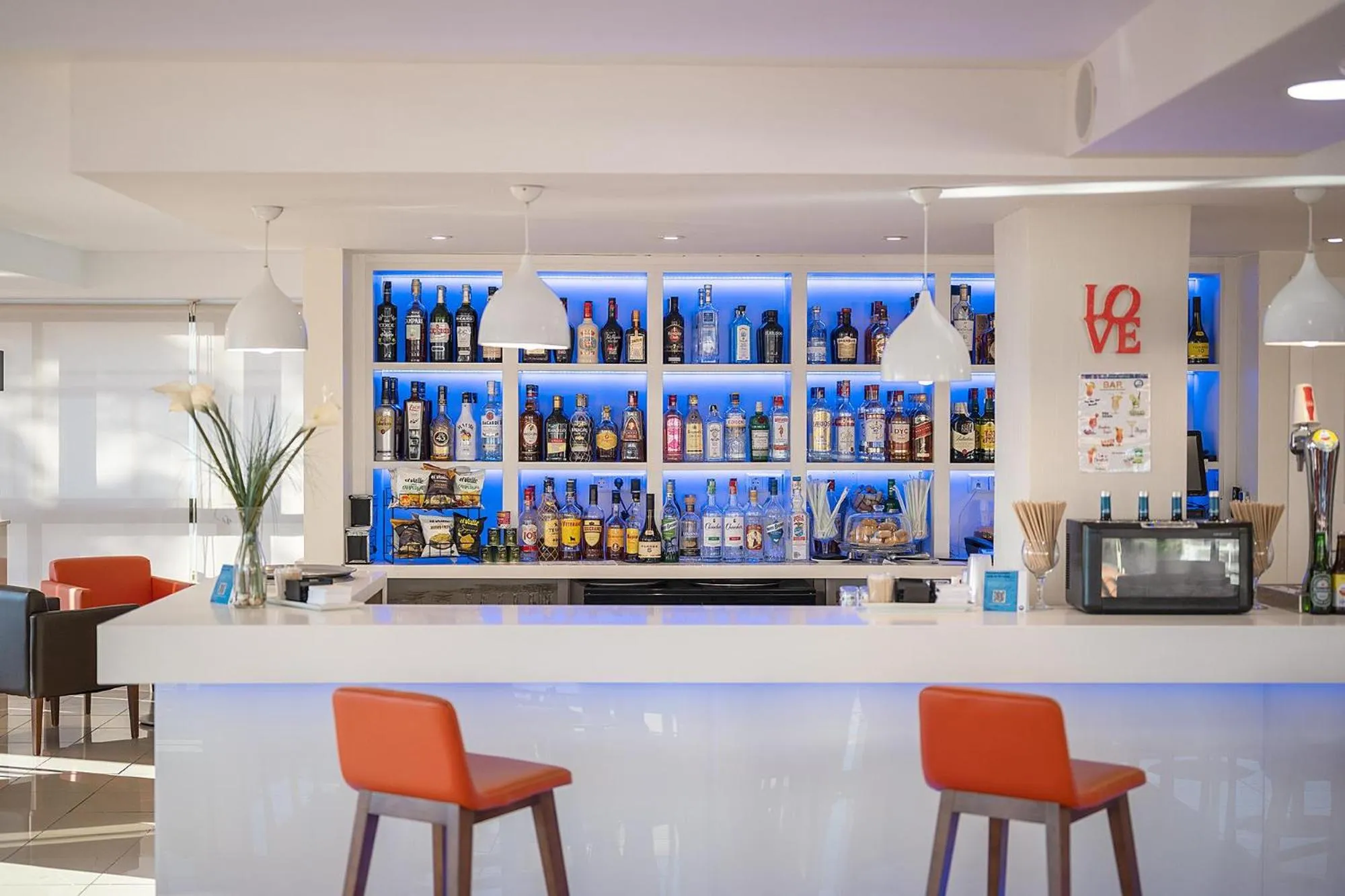 Lounge or bar in Hotel Playas de Torrevieja