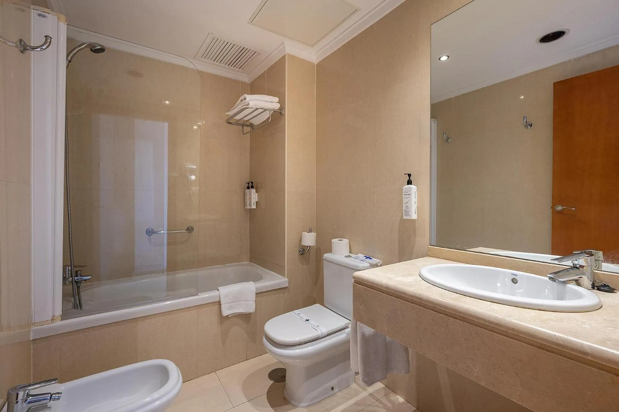 Bathroom in Hotel Playas de Torrevieja