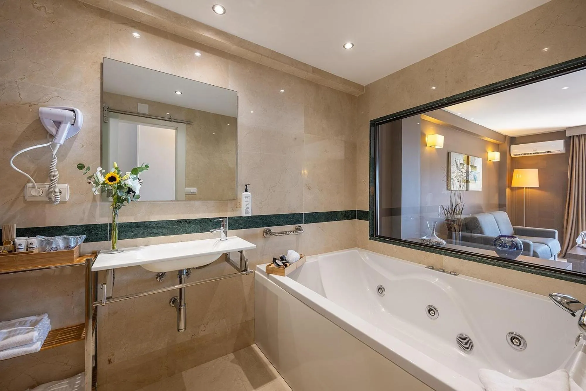 Bathroom in Hotel Playas de Torrevieja