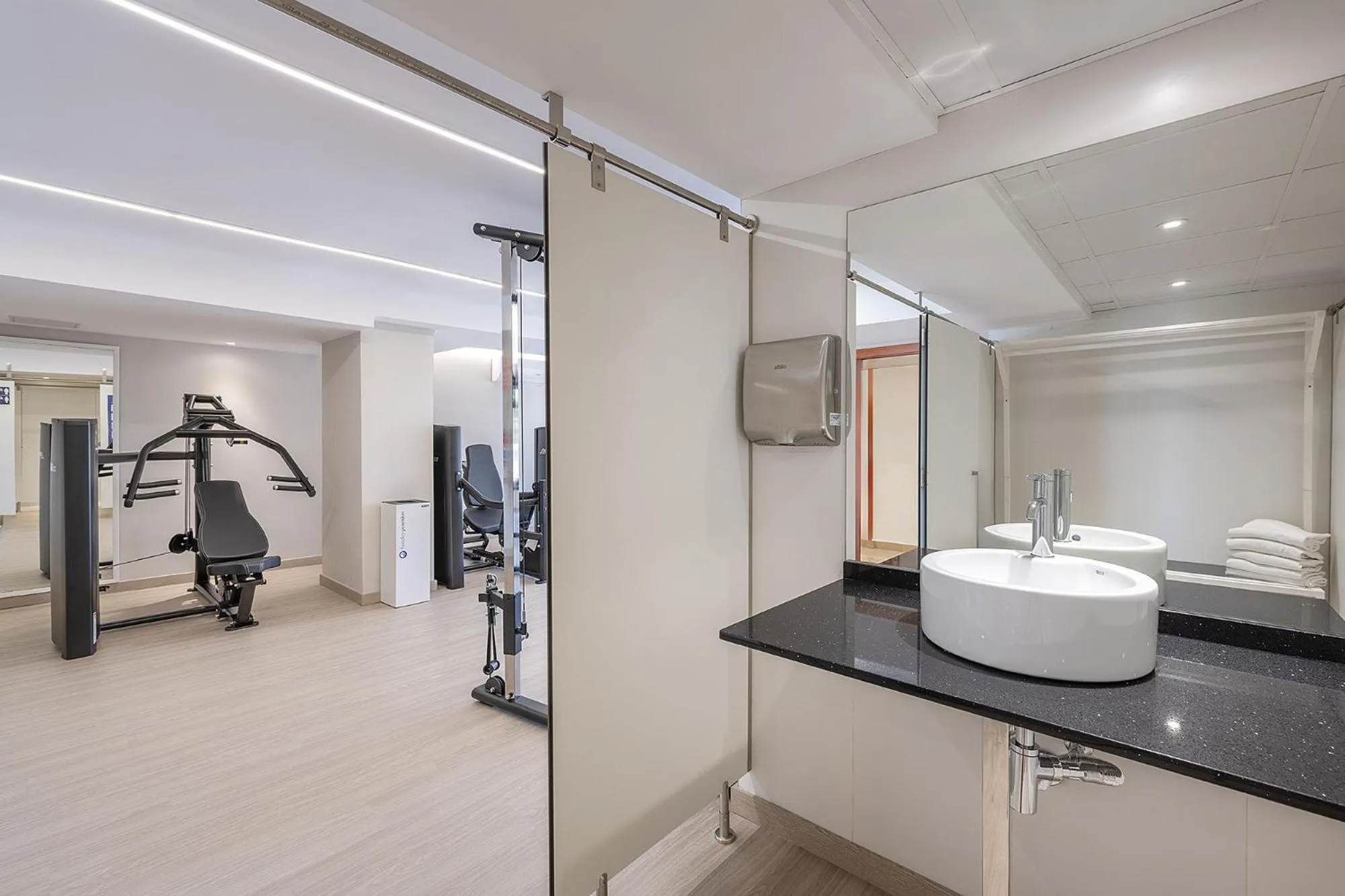 Bathroom in Hotel Playas de Torrevieja