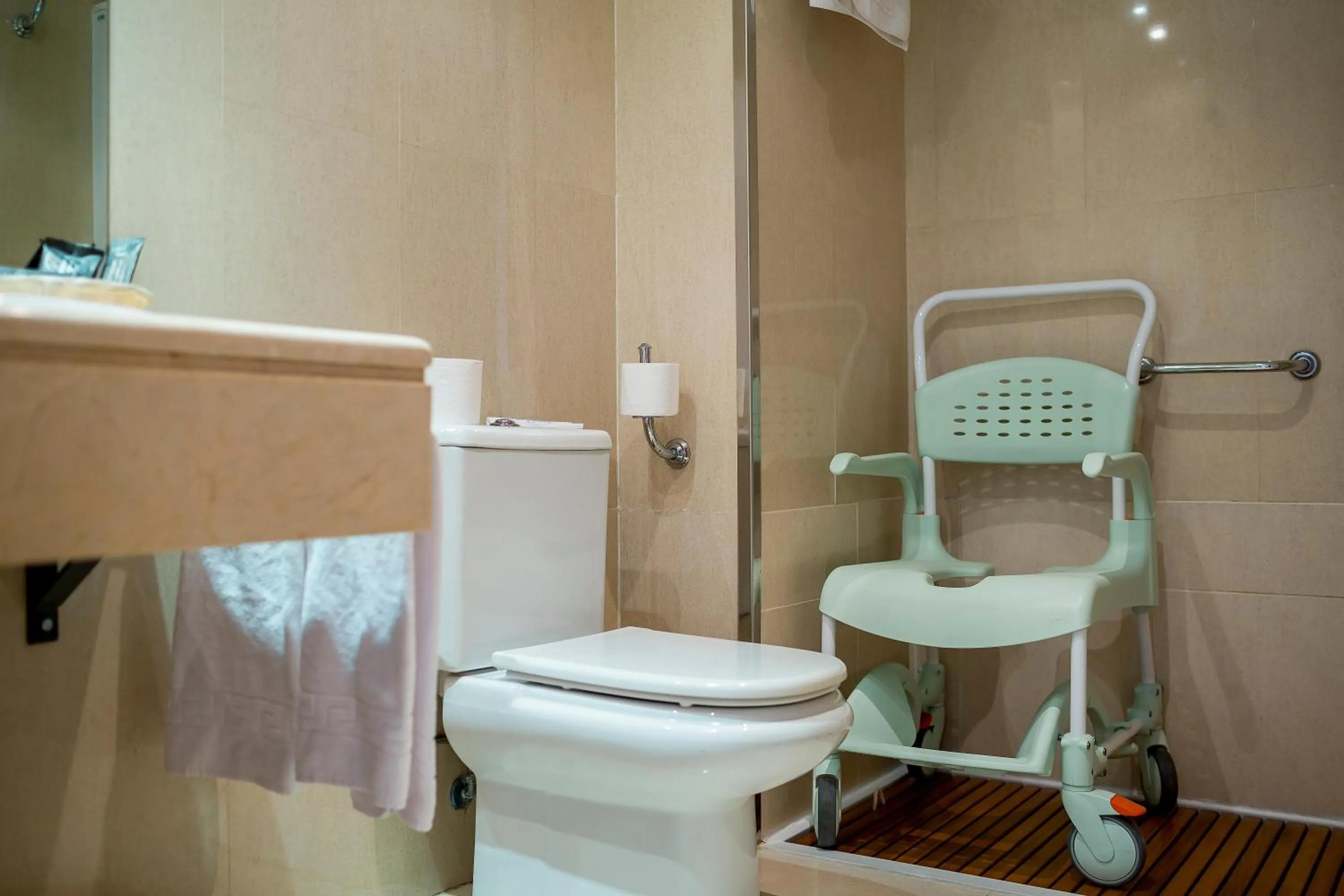 Bathroom in Hotel Playas de Torrevieja