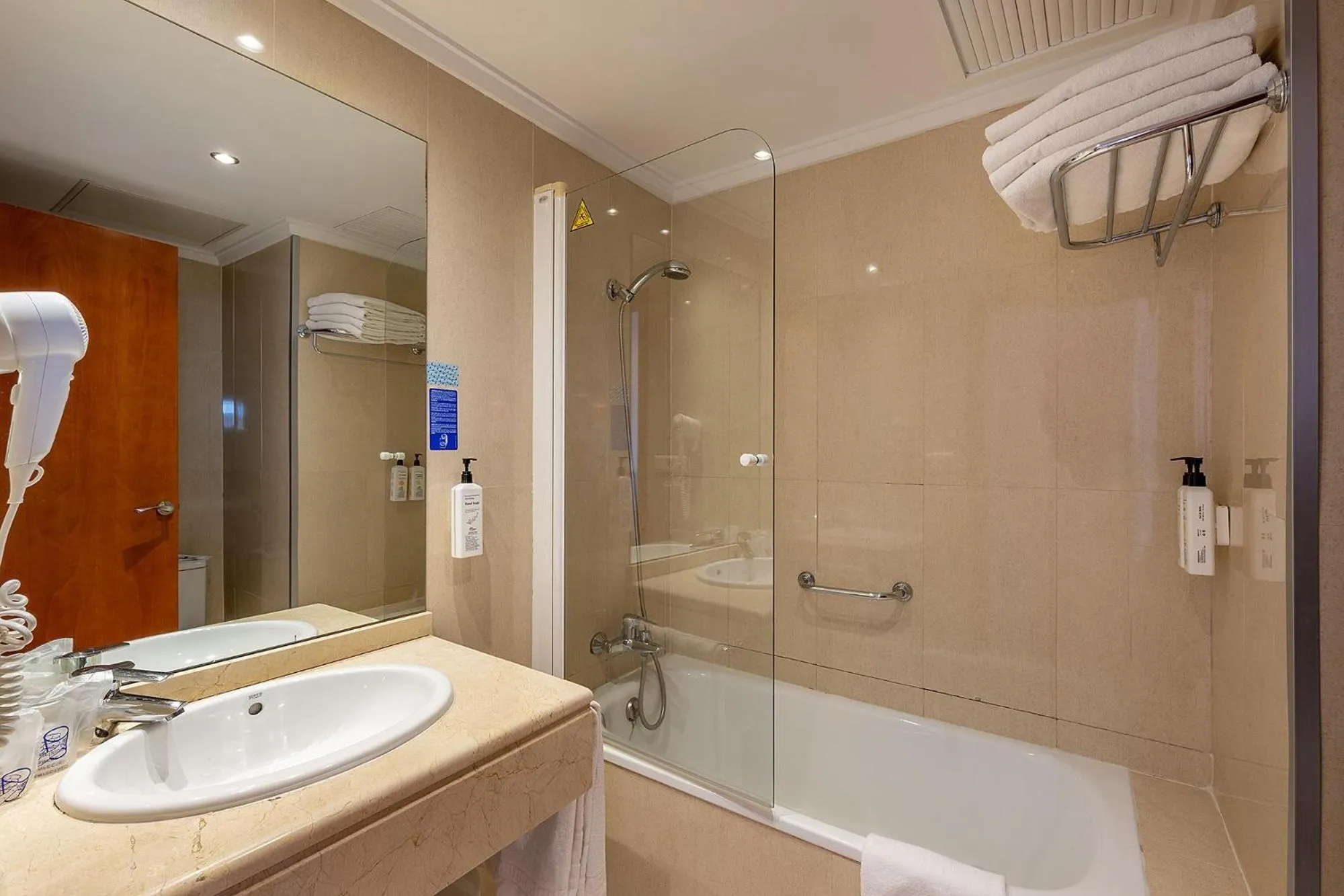 Bathroom in Hotel Playas de Torrevieja